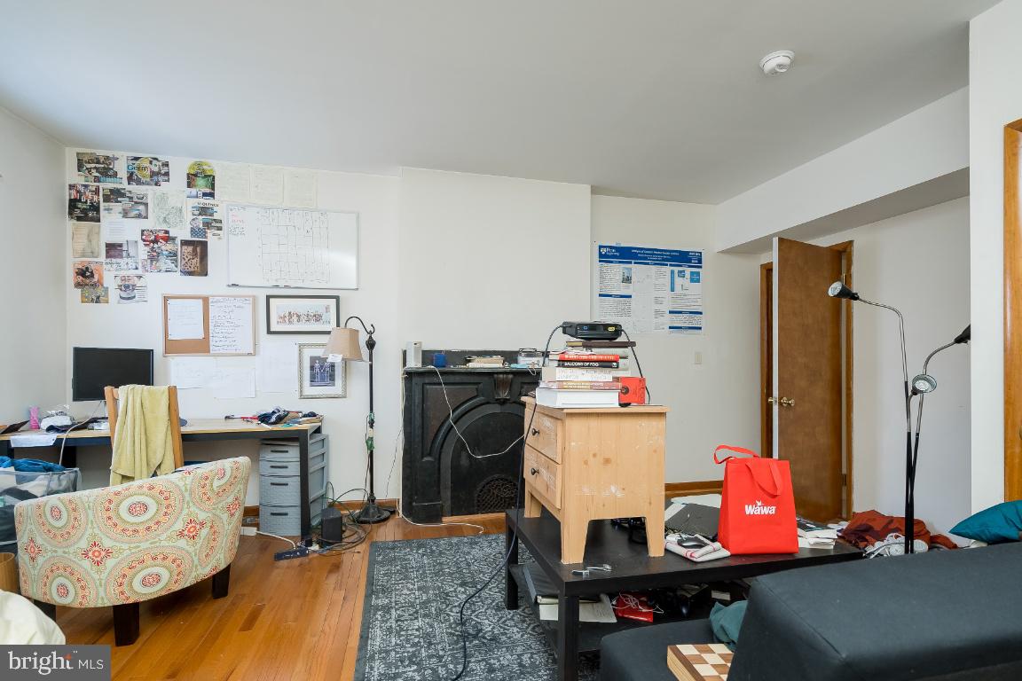 UNIVERSITY CITY - Commercial Sale