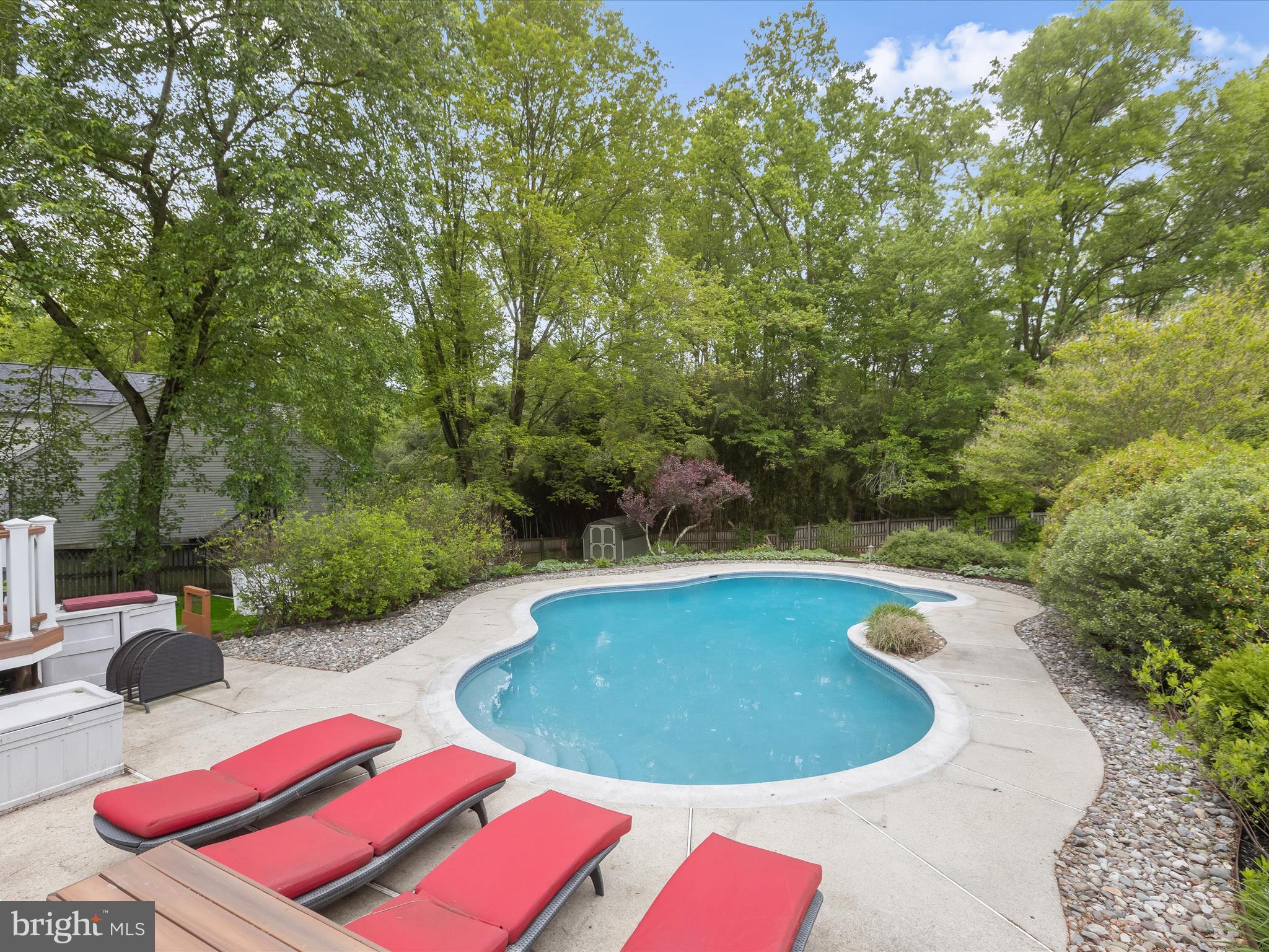 4256 LILAC LANE