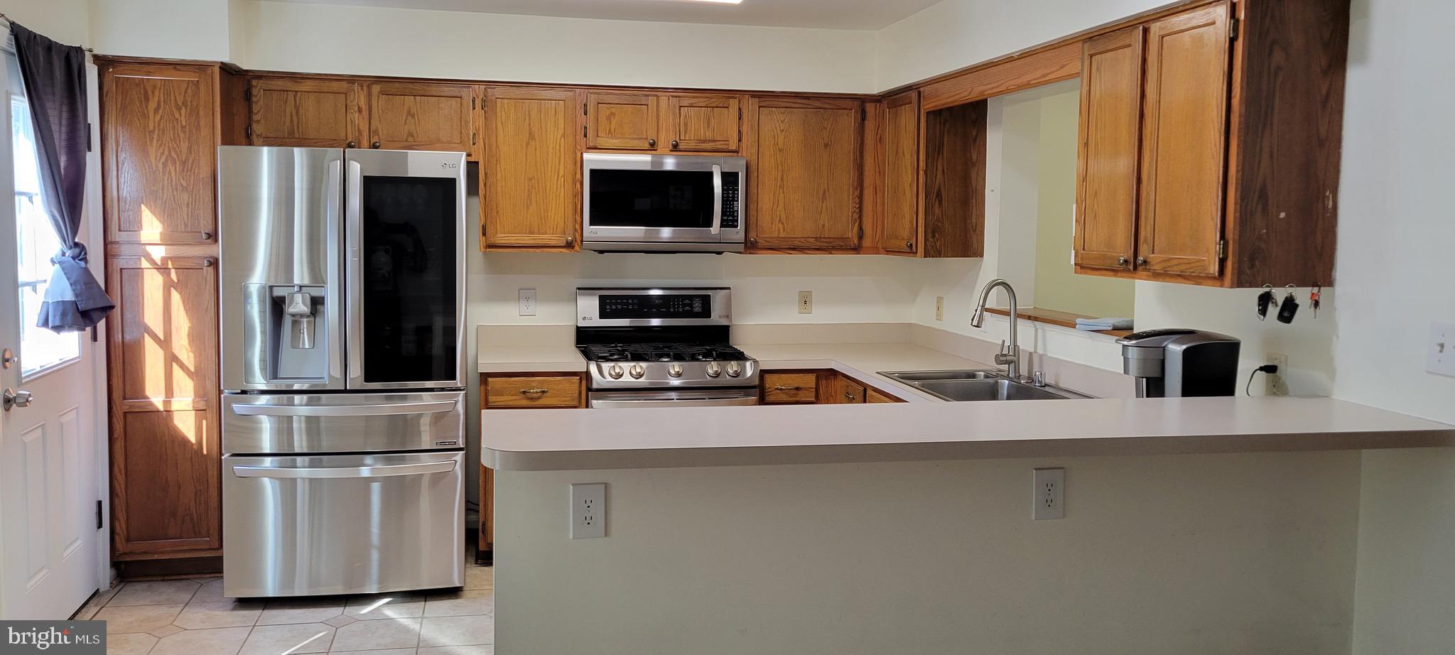 BROOKE MANOR FARMS - Residential Lease