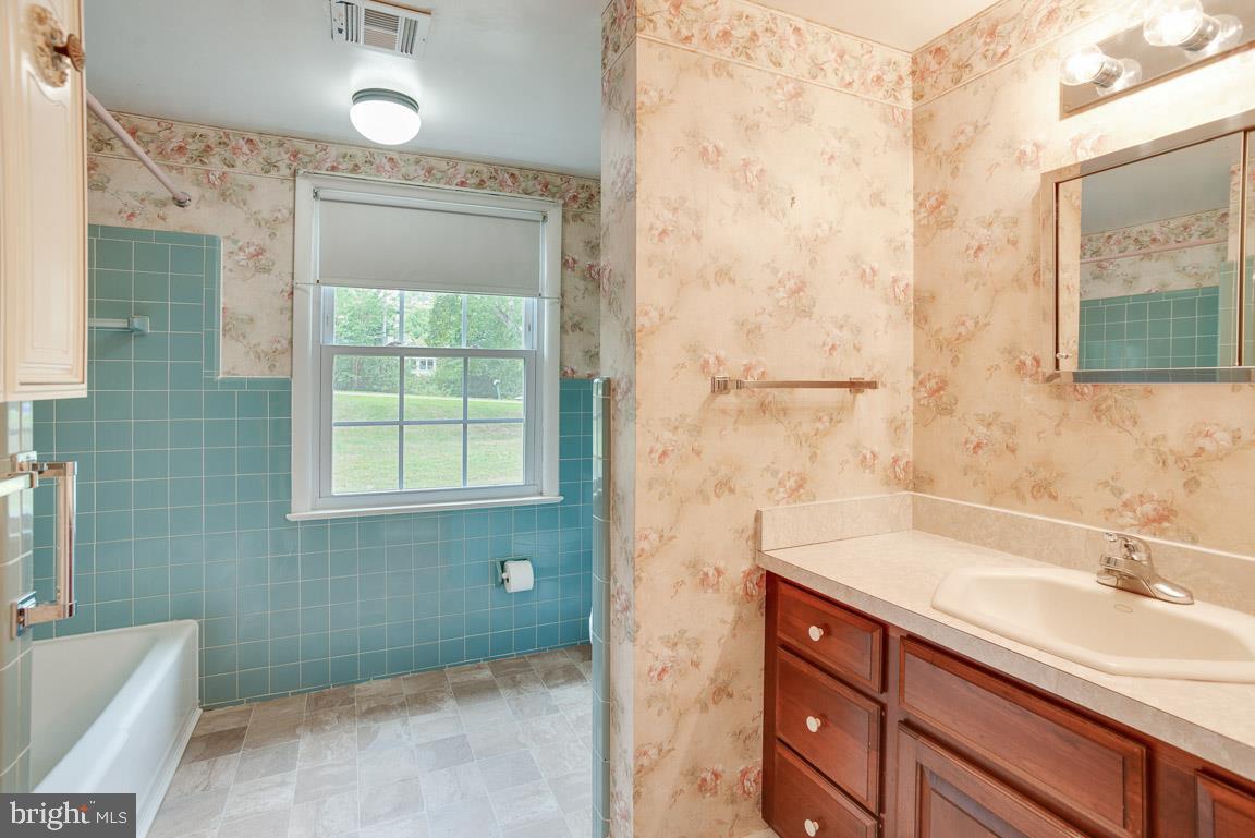 WALNUT HILLS LA PLATA - Residential