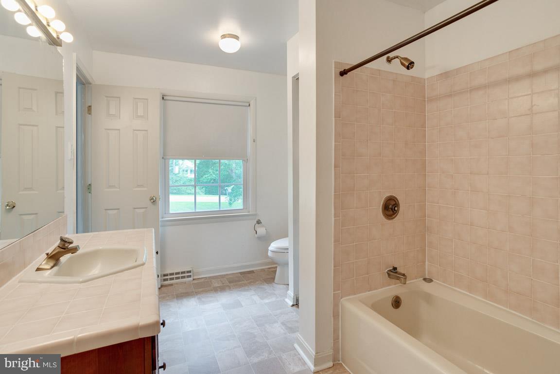 WALNUT HILLS LA PLATA - Residential