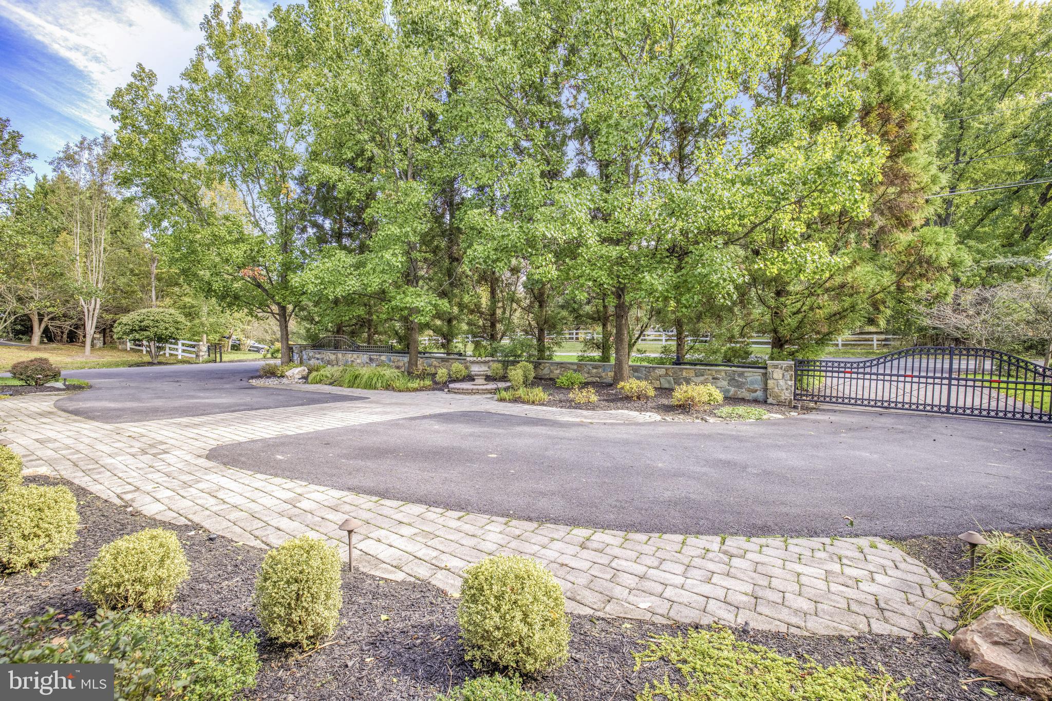 SADDLE RIDGE - Residential