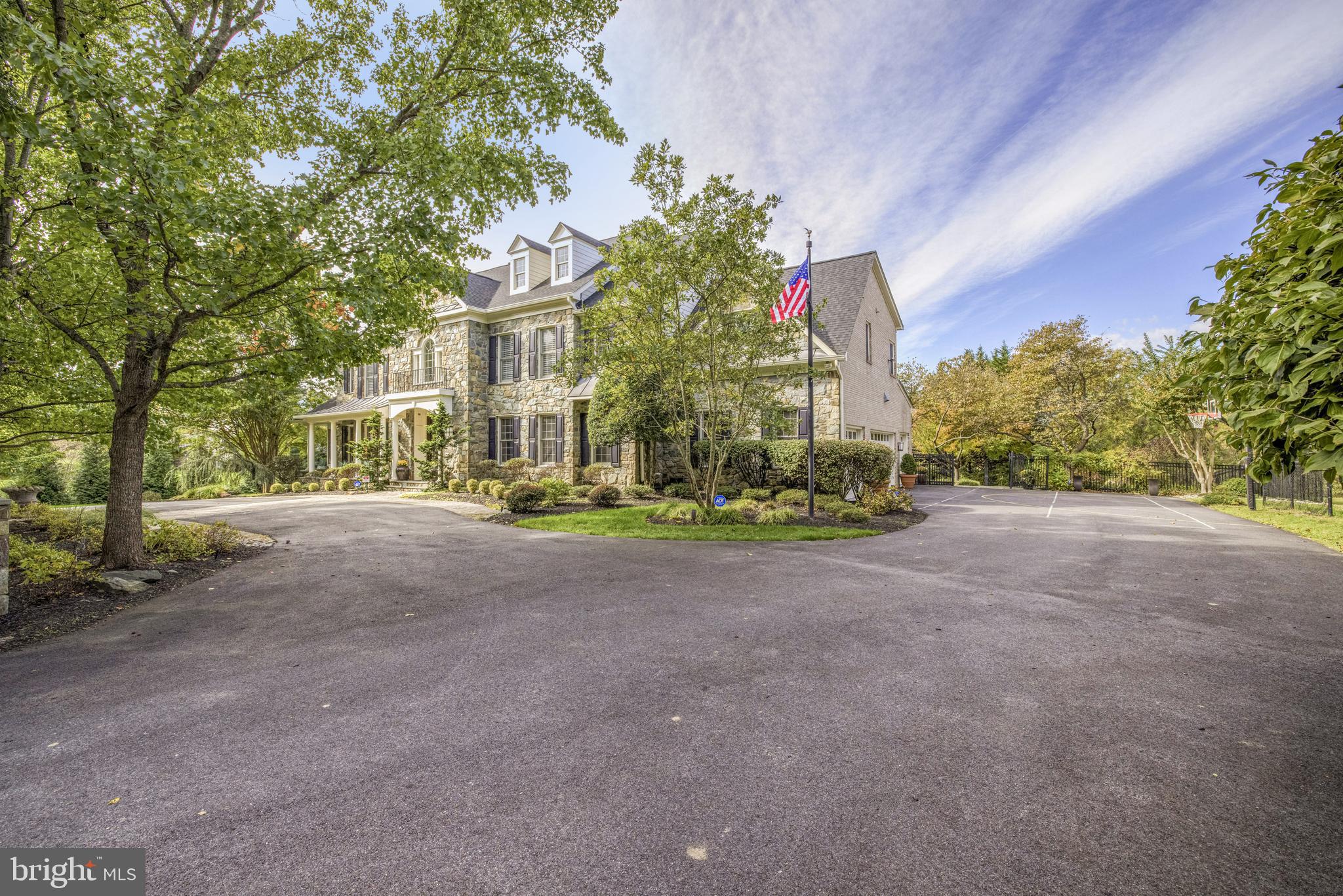 SADDLE RIDGE - Residential