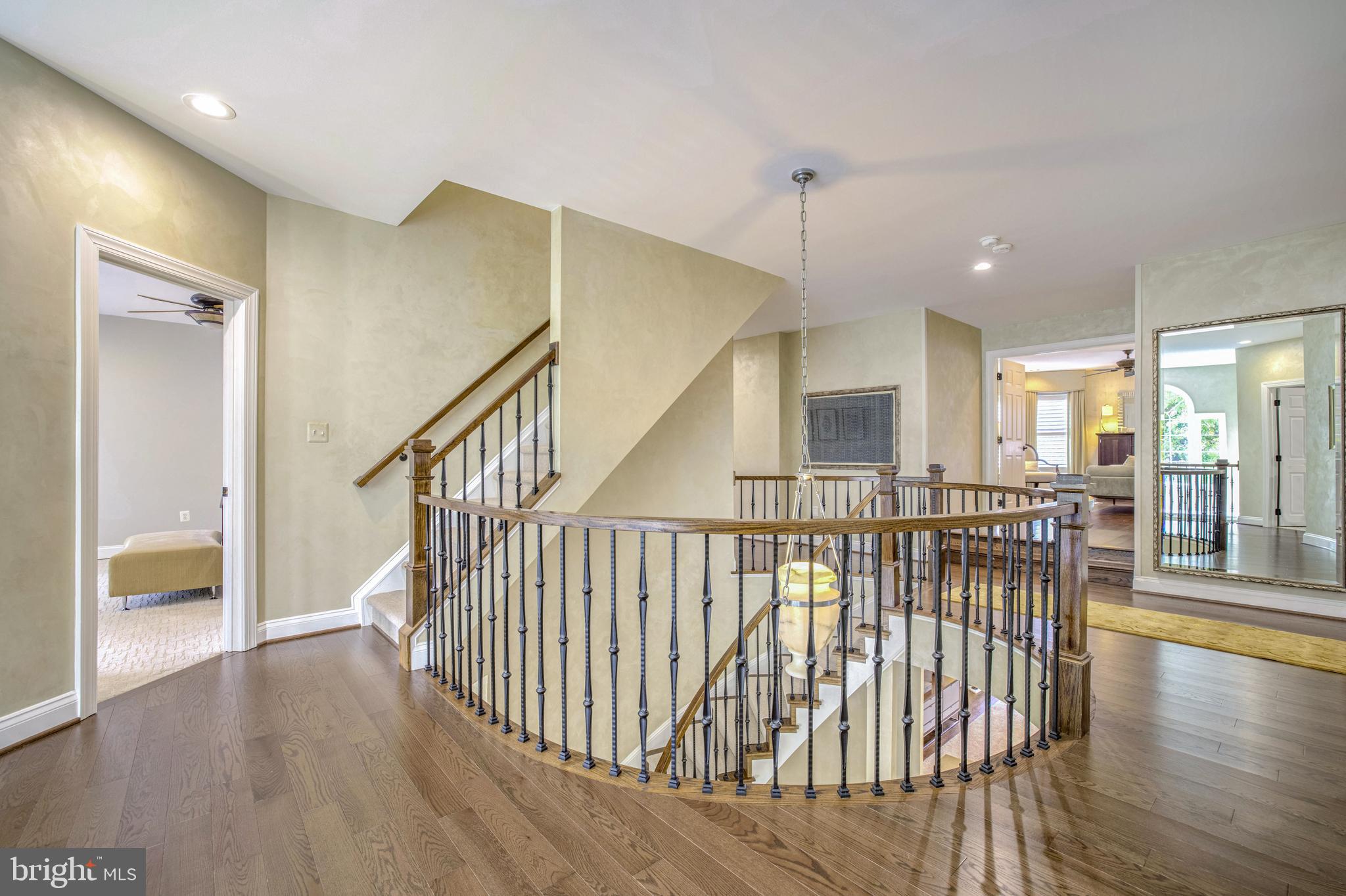 SADDLE RIDGE - Residential