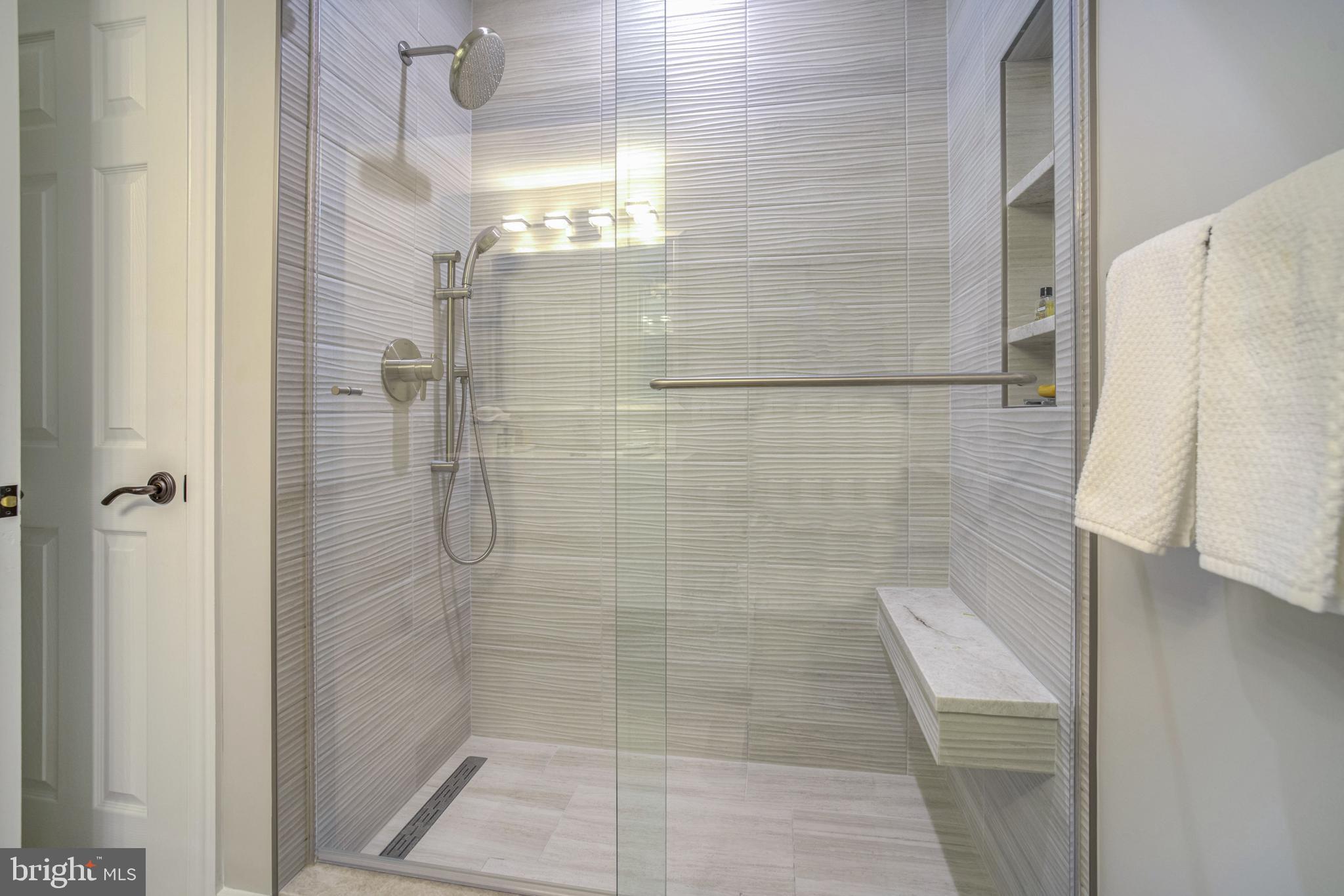 SADDLE RIDGE - Residential