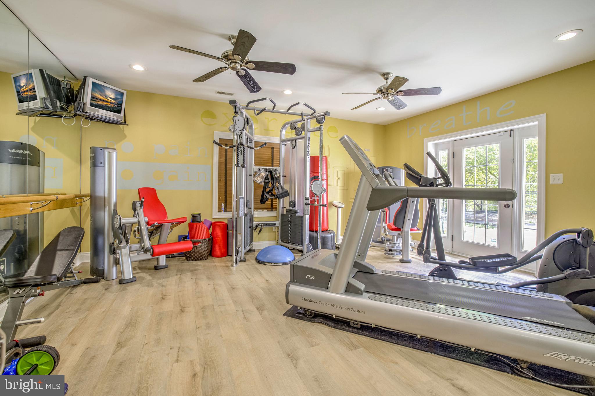 SADDLE RIDGE - Residential