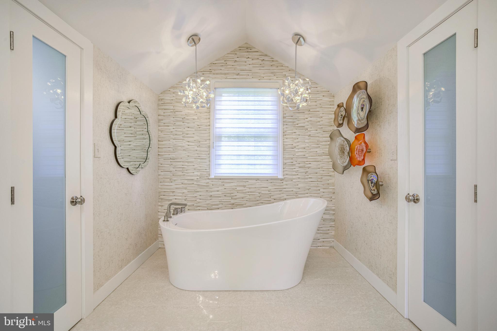 SADDLE RIDGE - Residential