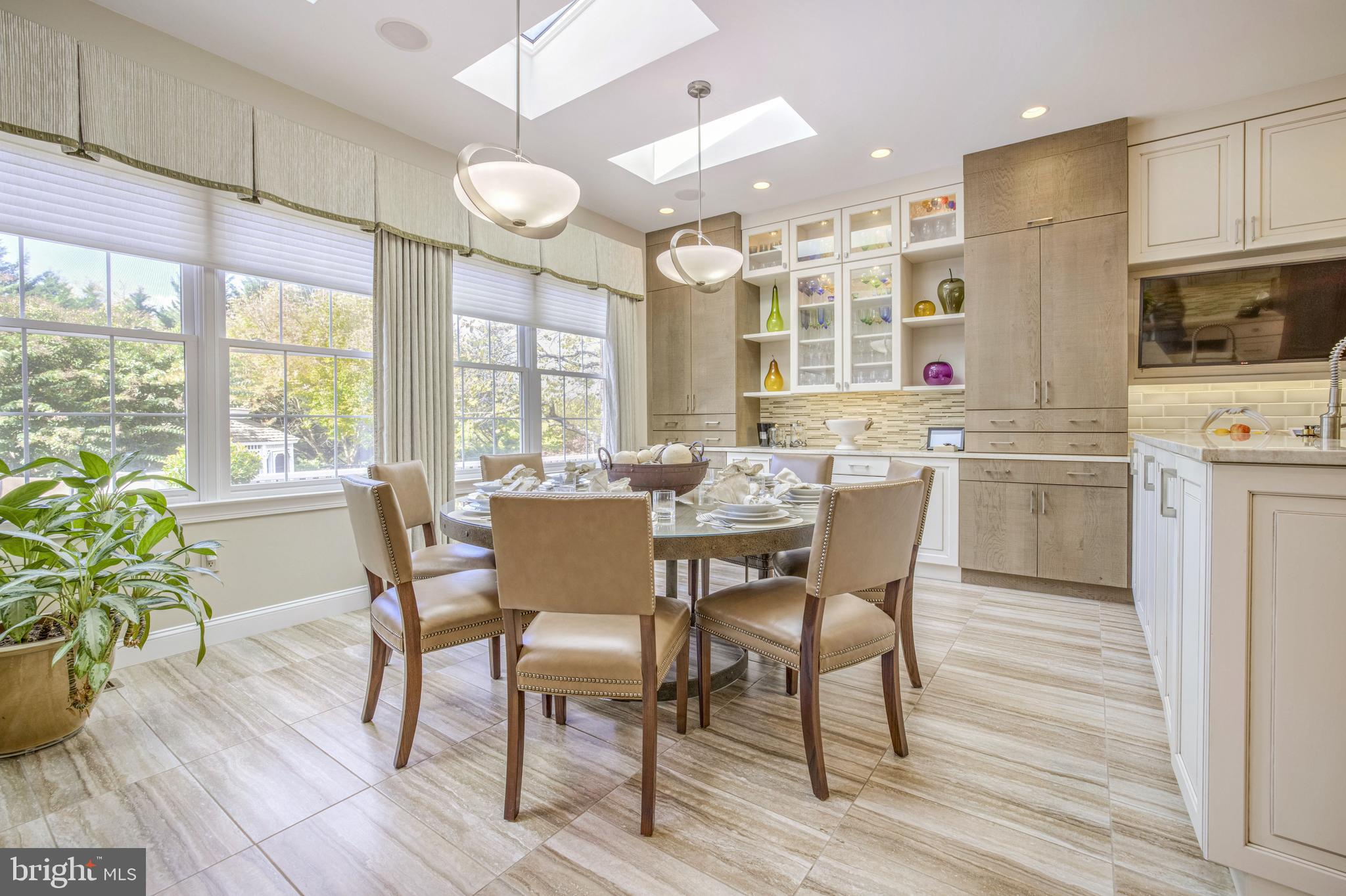 SADDLE RIDGE - Residential