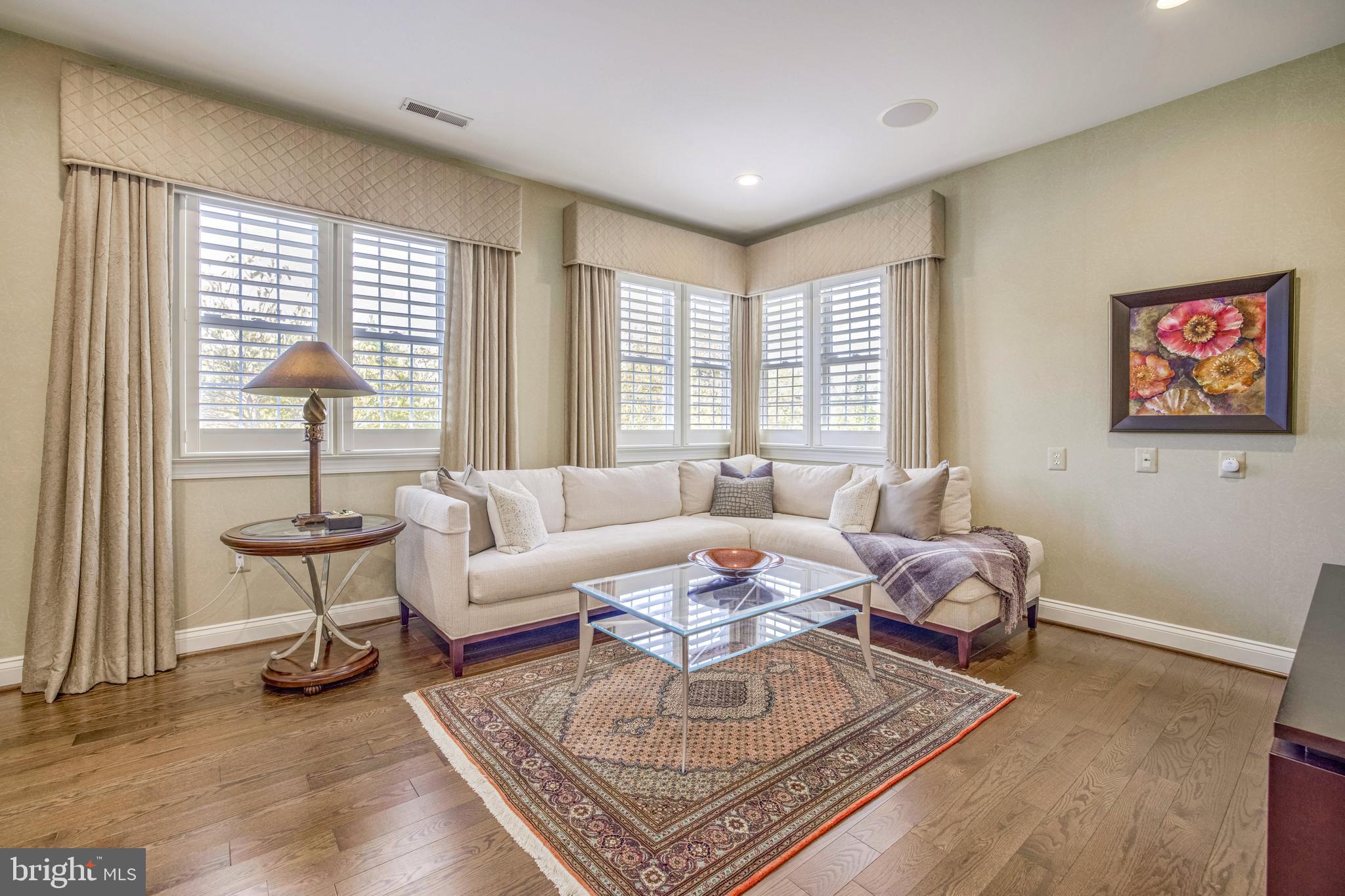 SADDLE RIDGE - Residential