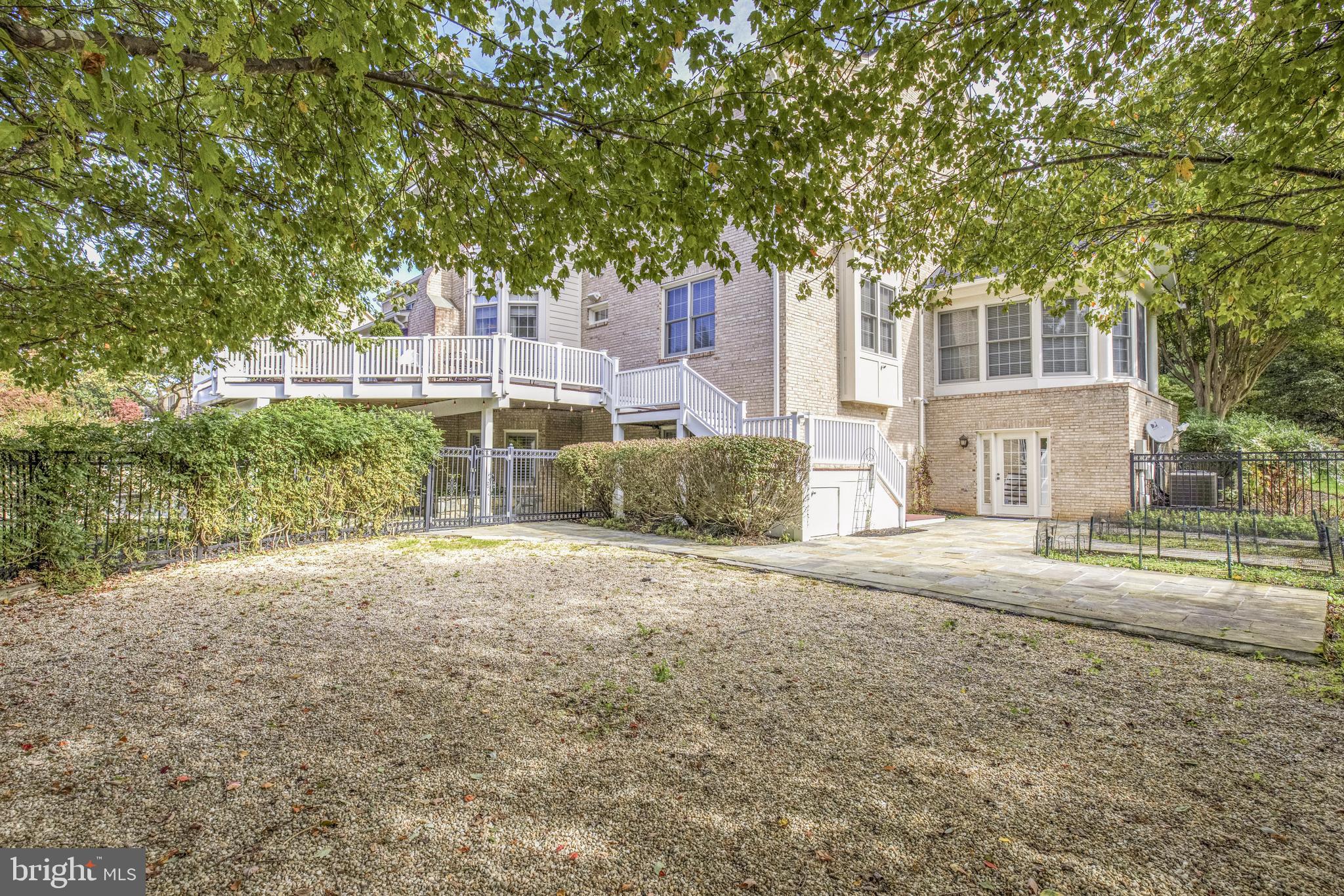 SADDLE RIDGE - Residential