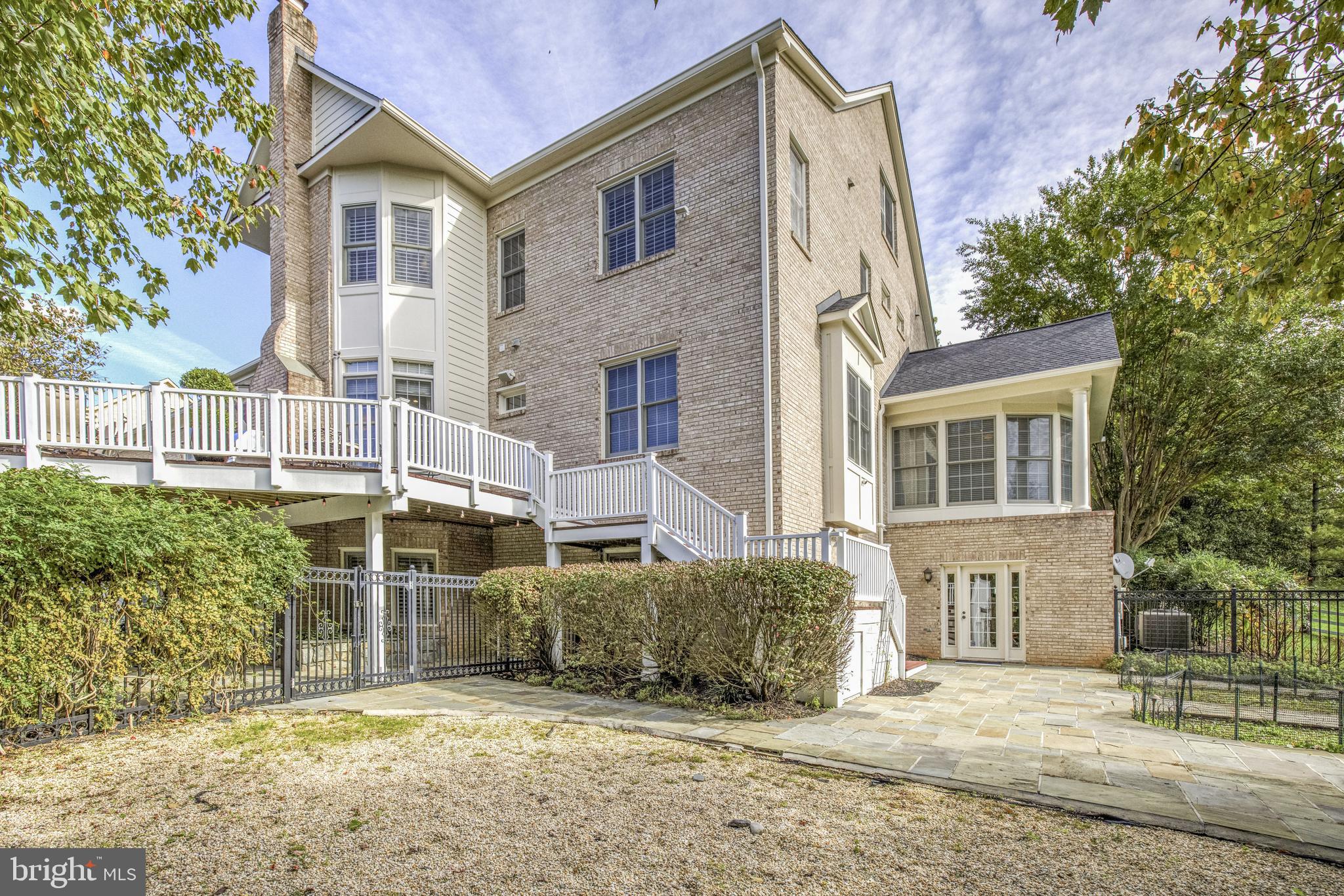 SADDLE RIDGE - Residential