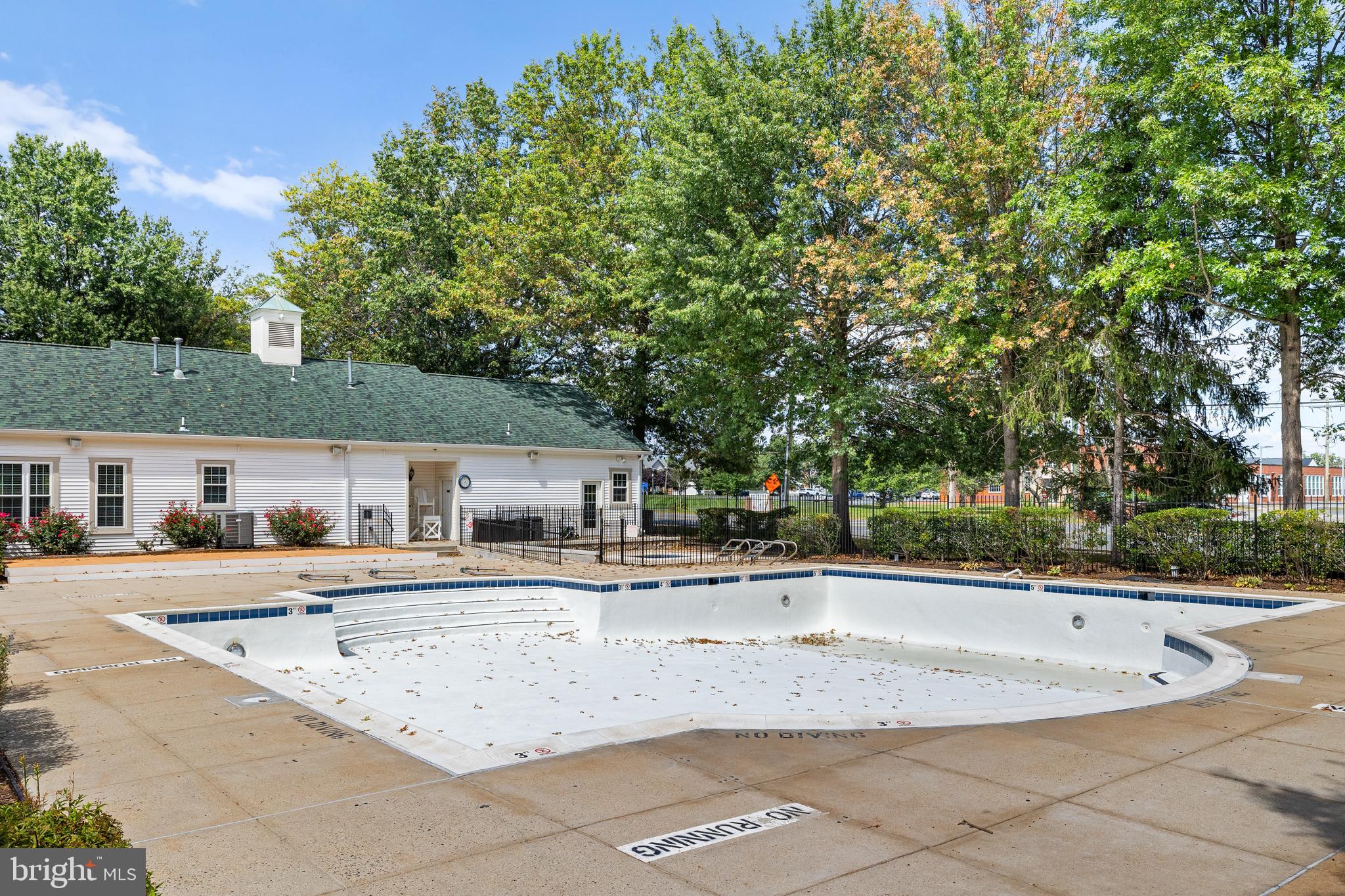 GREENHILL CROSSING - Residential