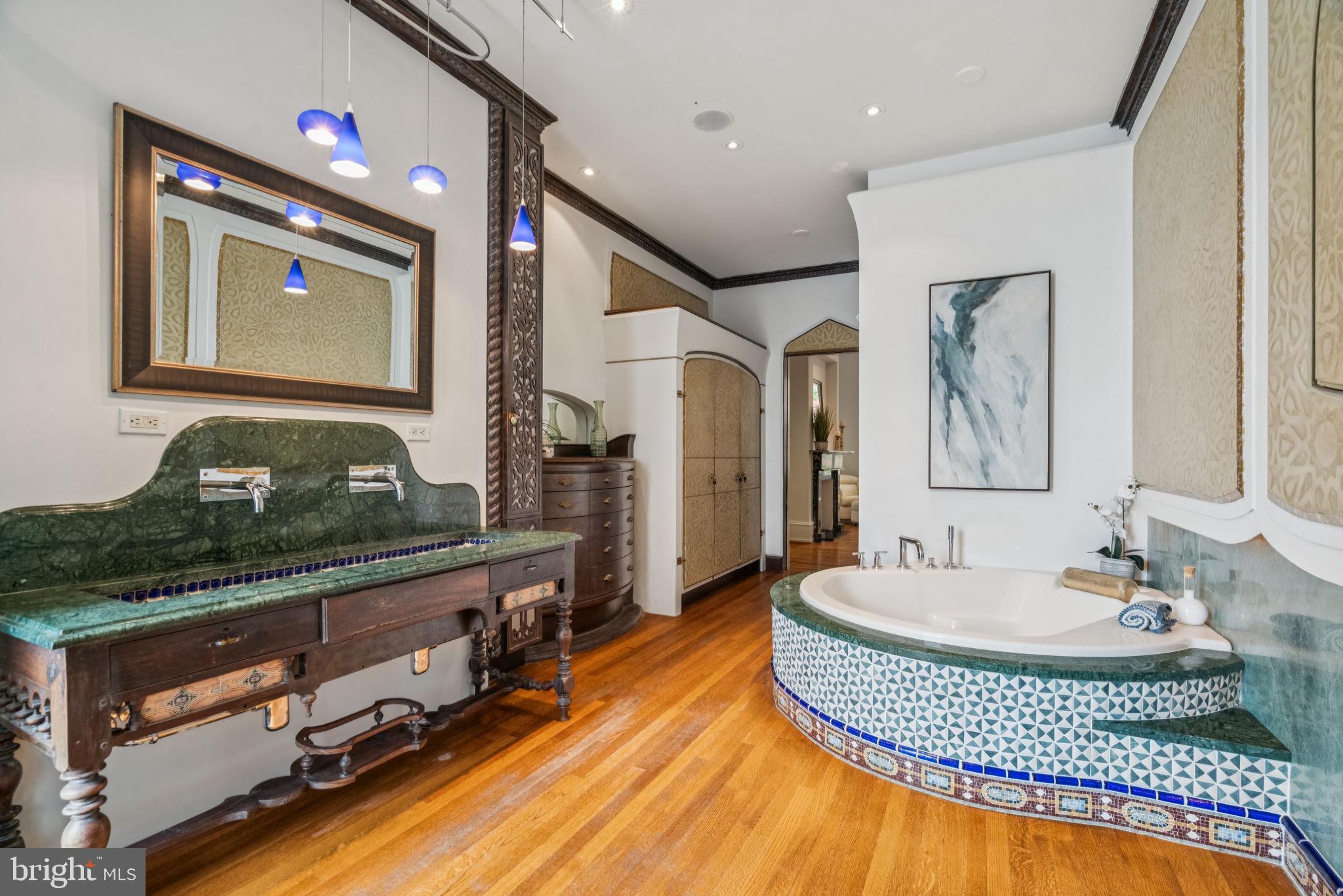 RITTENHOUSE SQUARE - Residential