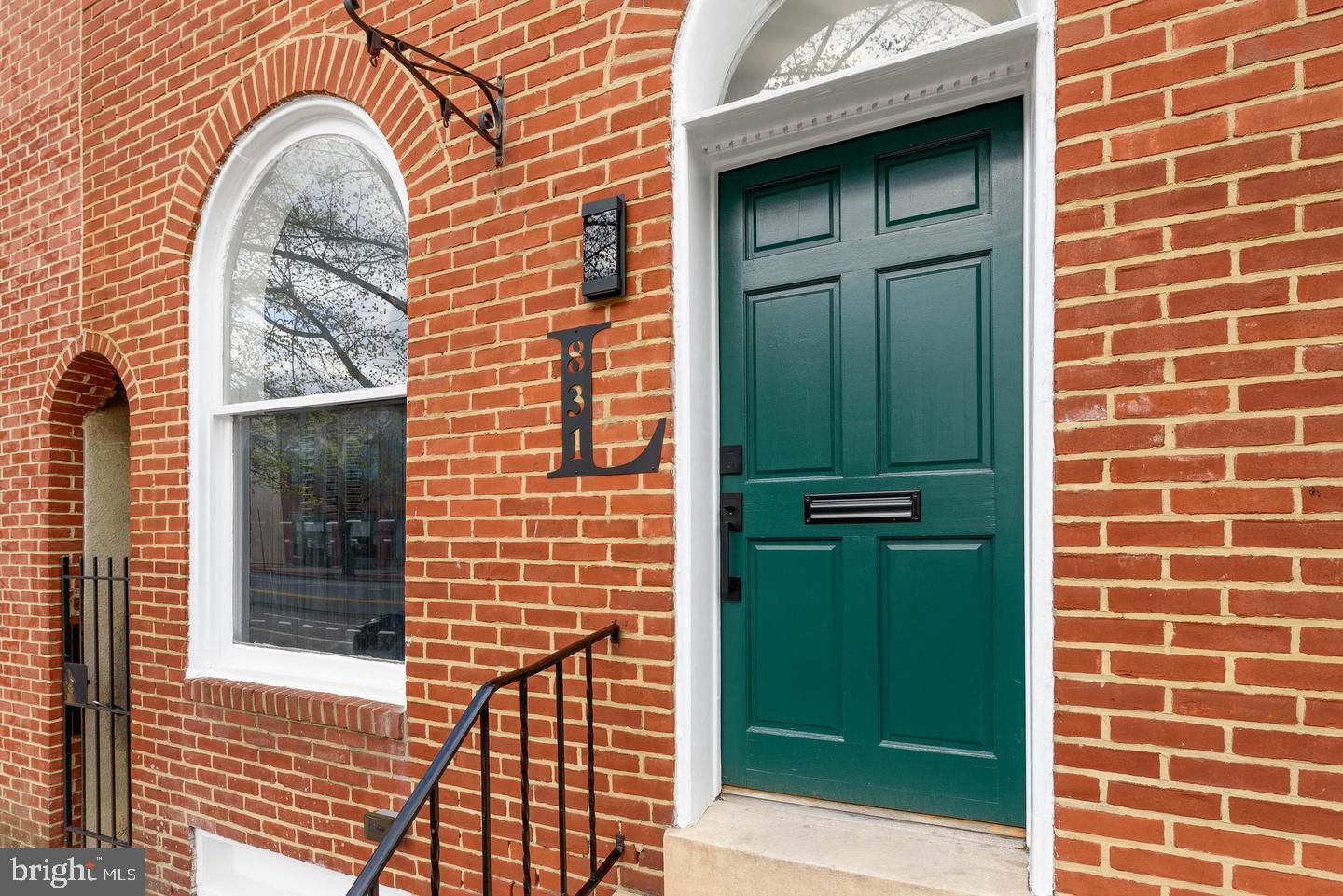 831 LIGHT STREET A