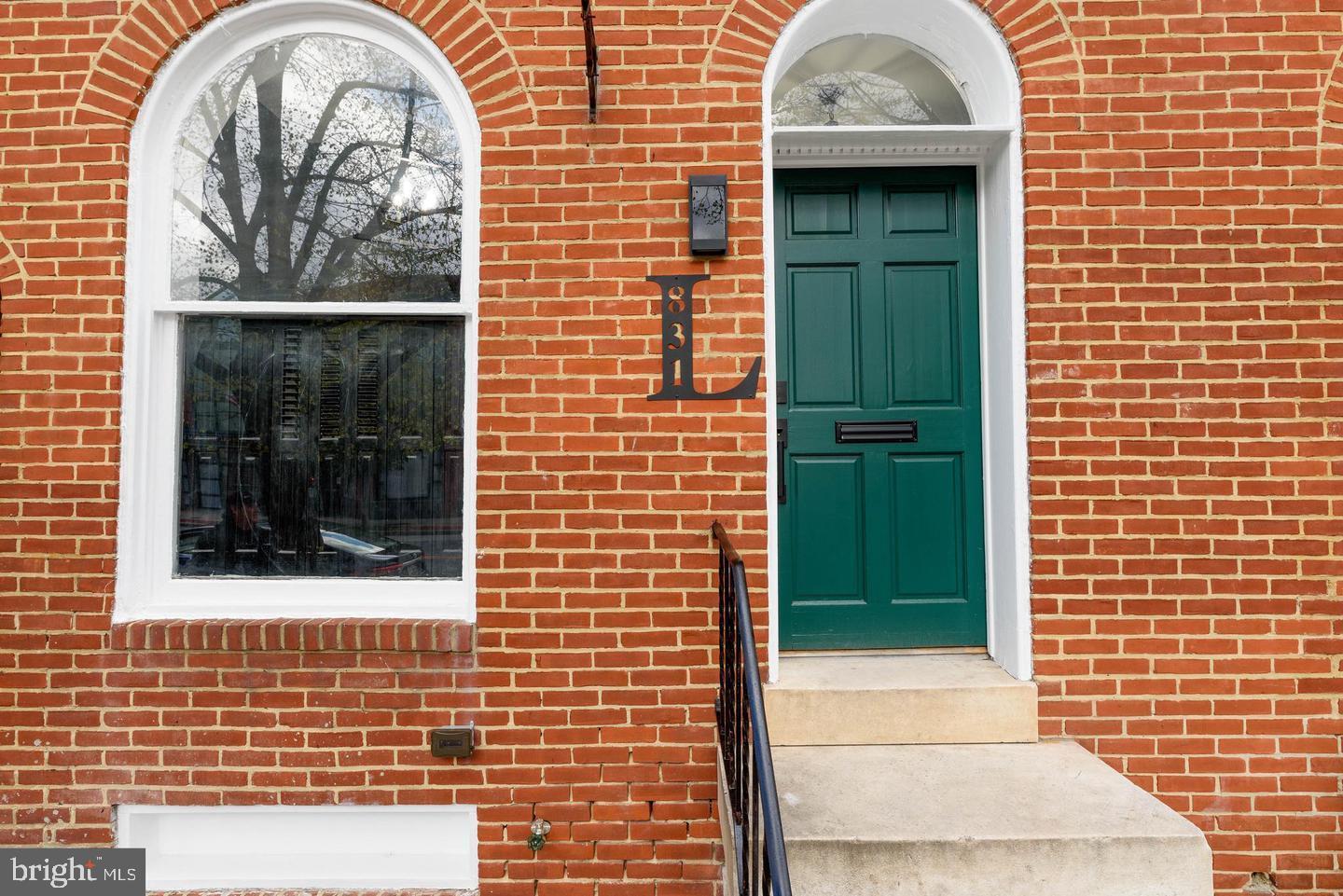 831 LIGHT STREET A