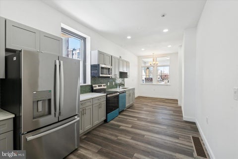 Townhouse For Sale - 1920 W Berks Street<br/> PHILADELPHIA, PA 19121