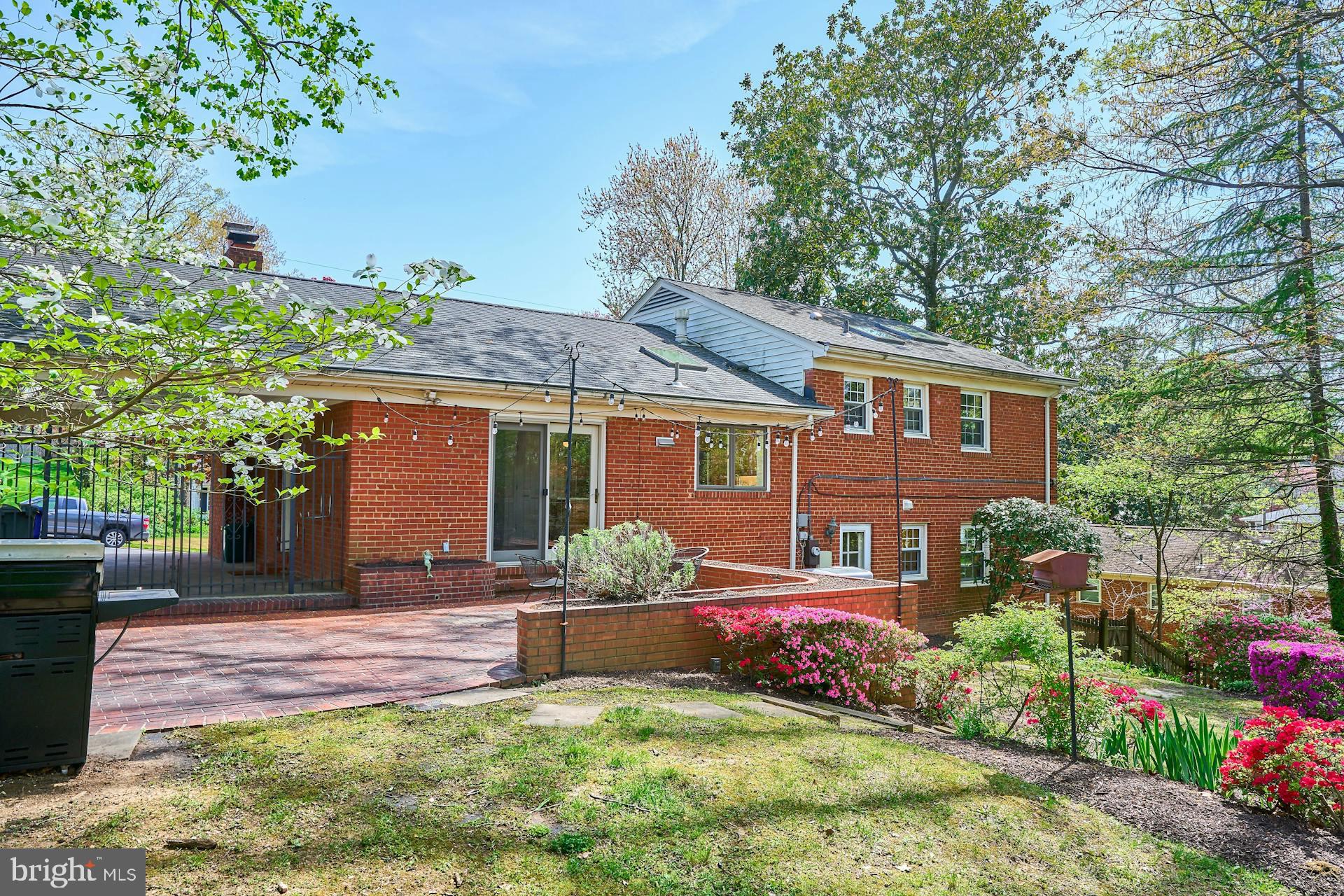 GOLF CLUB MANOR - Residential