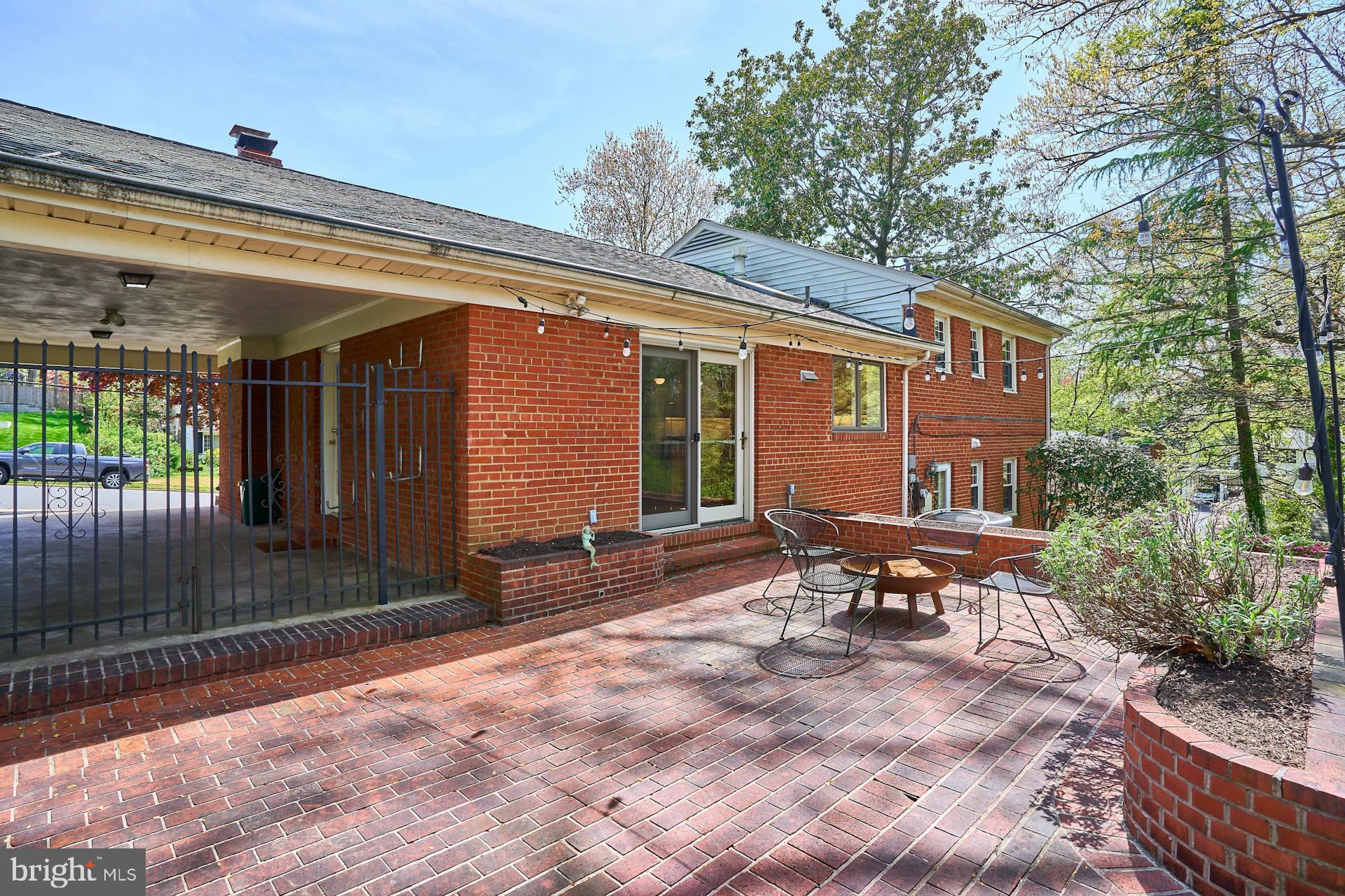 GOLF CLUB MANOR - Residential