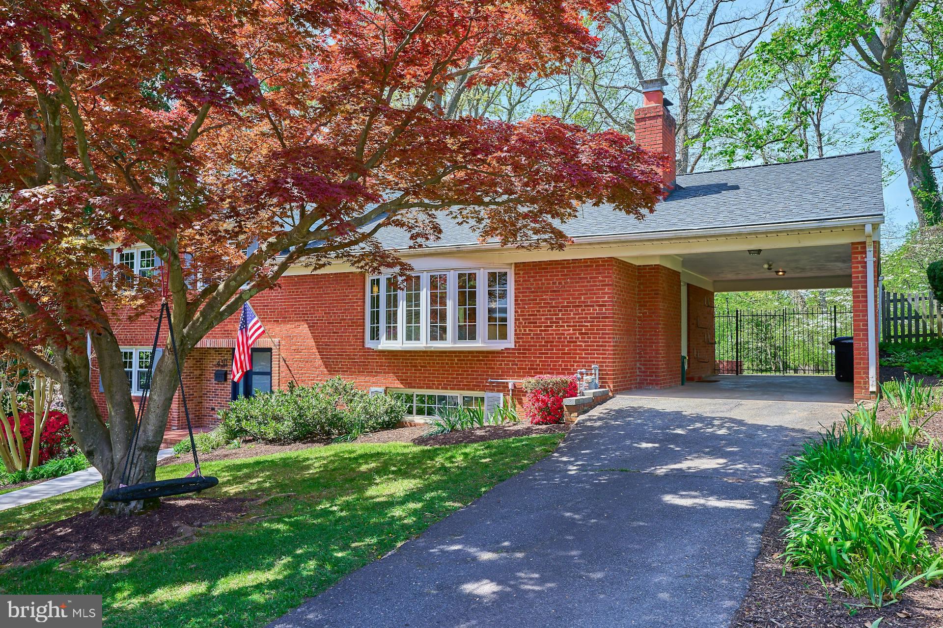 GOLF CLUB MANOR - Residential