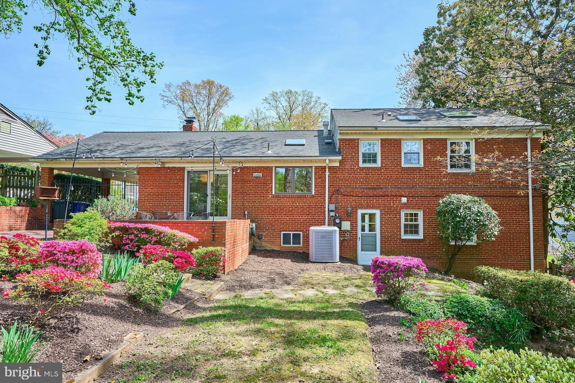 GOLF CLUB MANOR - Residential