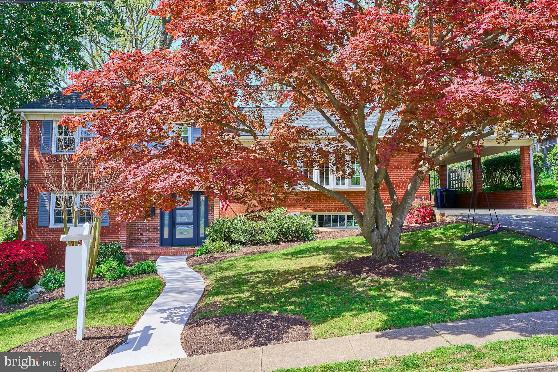 GOLF CLUB MANOR - Residential