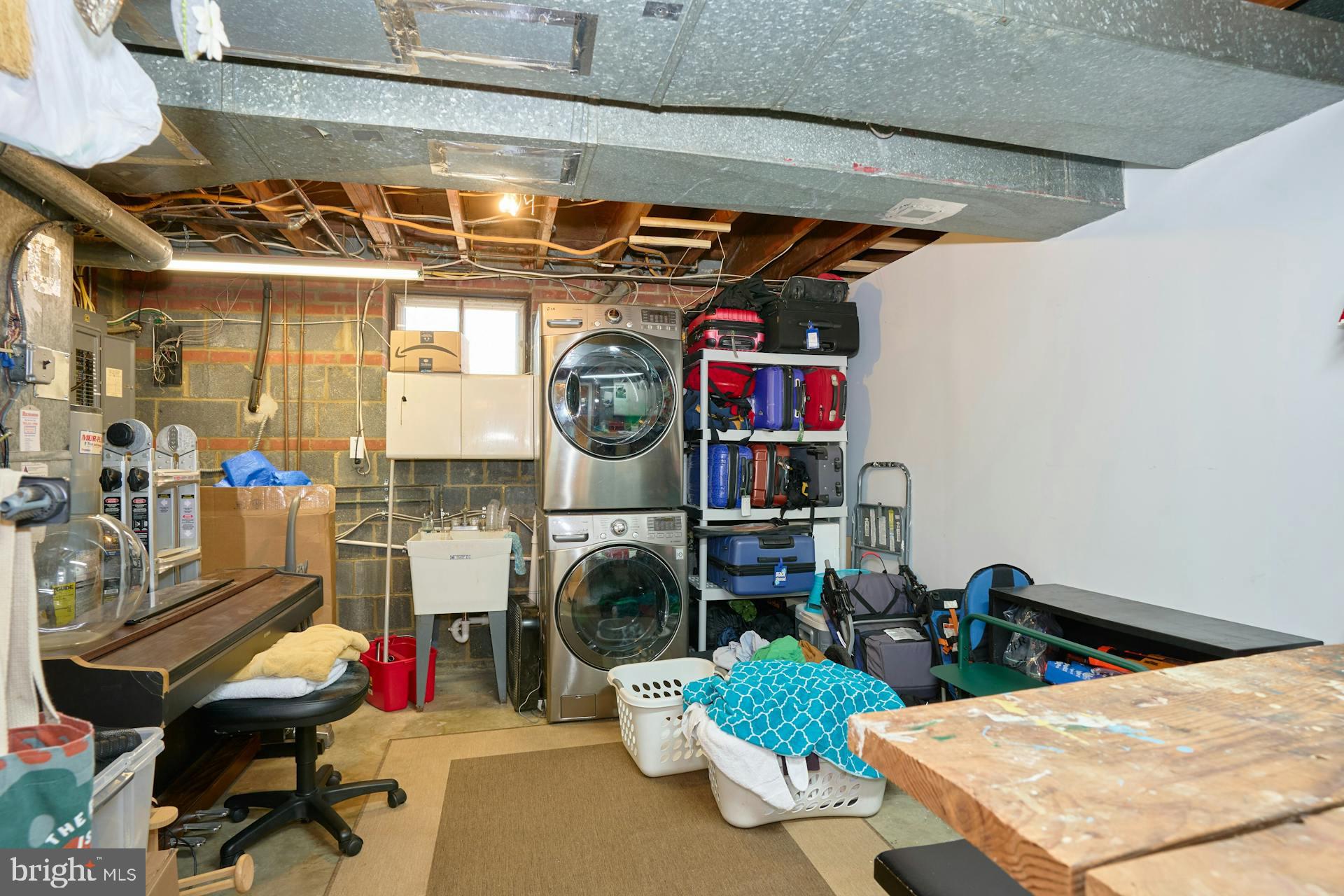 GOLF CLUB MANOR - Residential