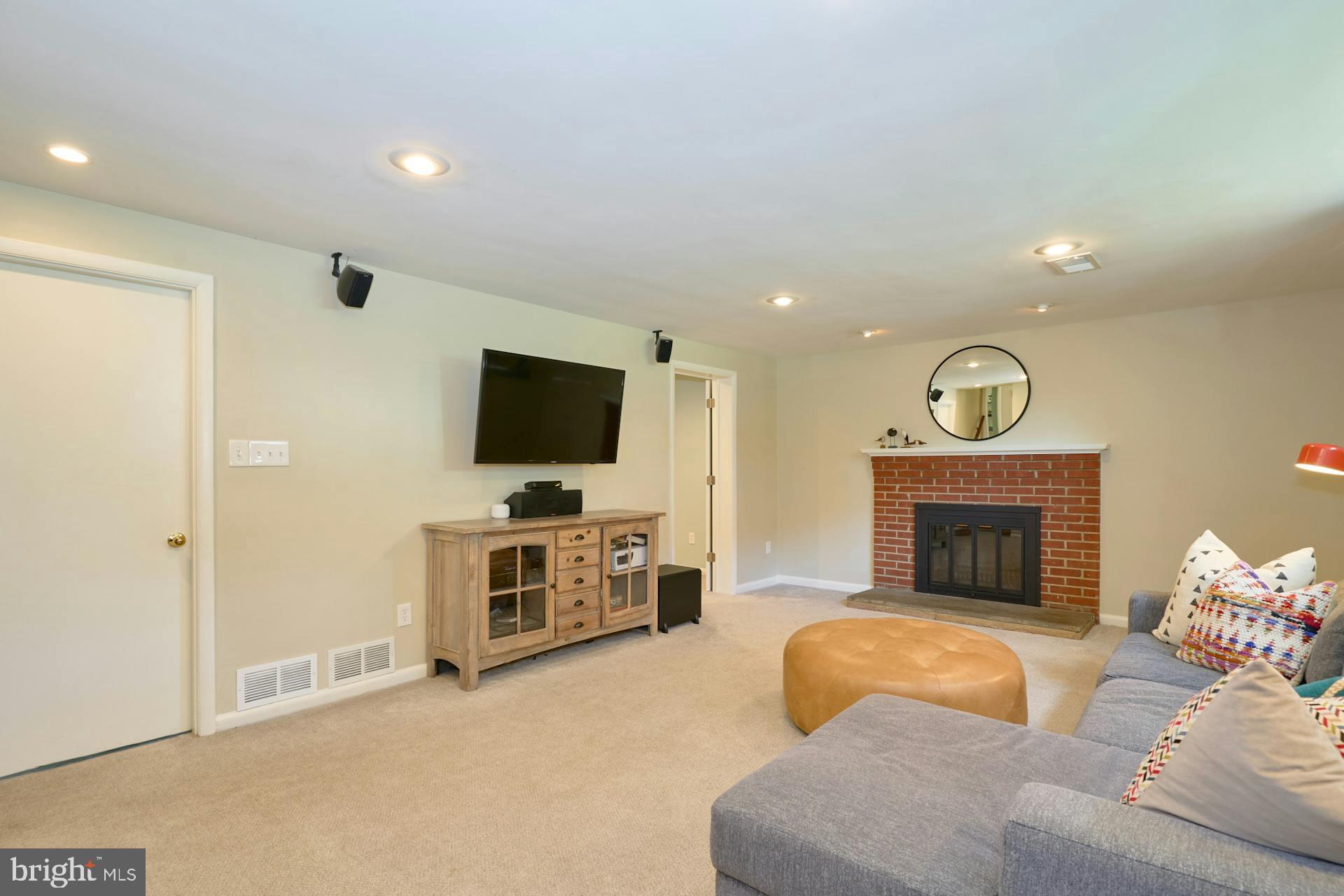 GOLF CLUB MANOR - Residential