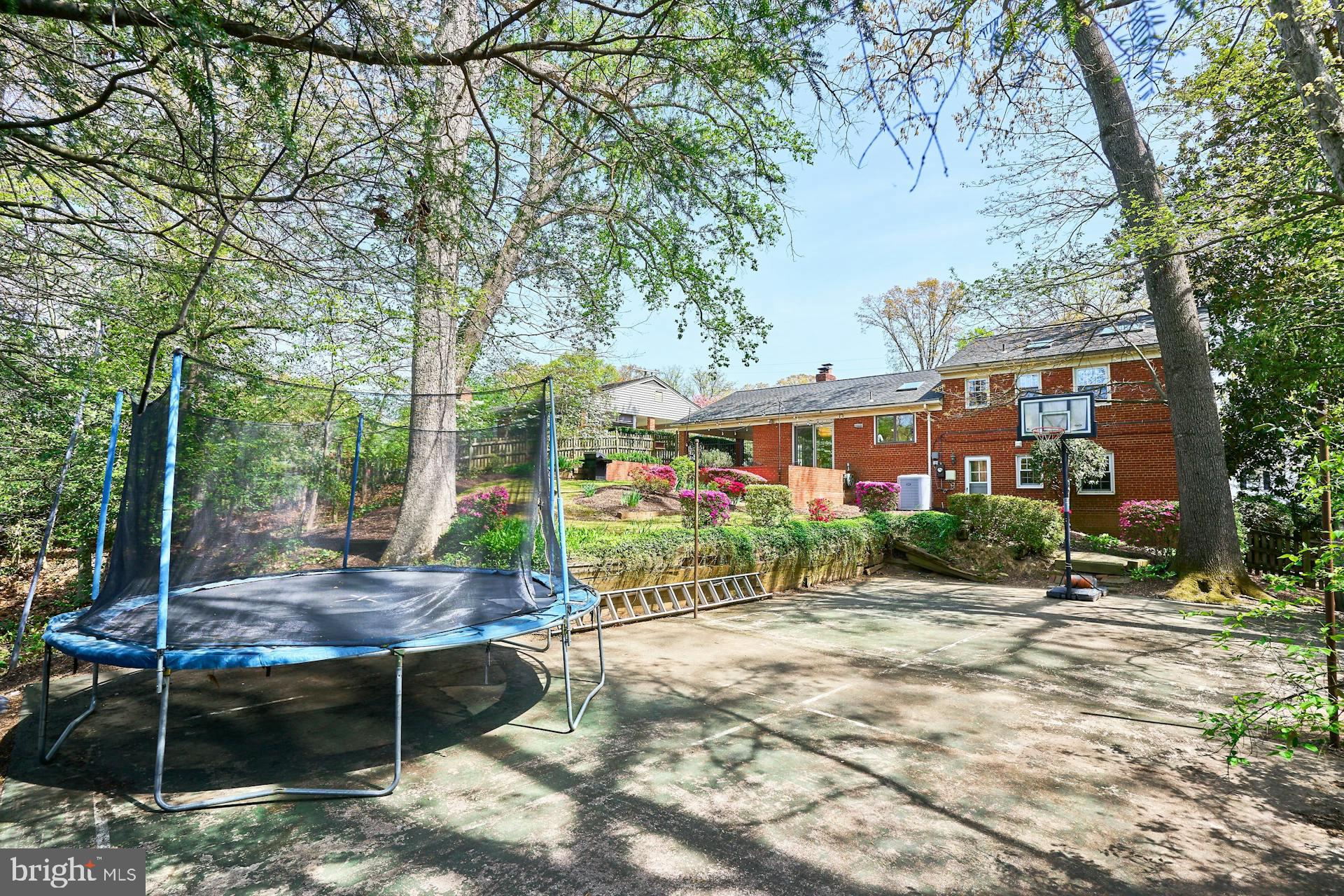 GOLF CLUB MANOR - Residential