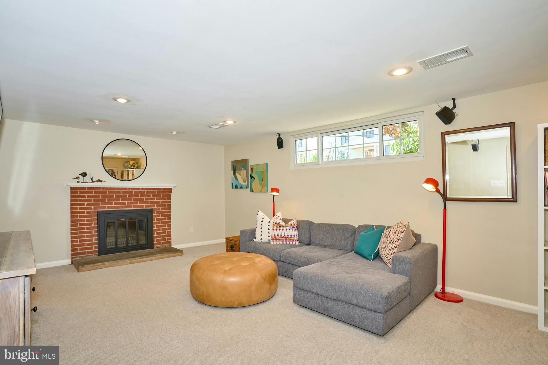 GOLF CLUB MANOR - Residential