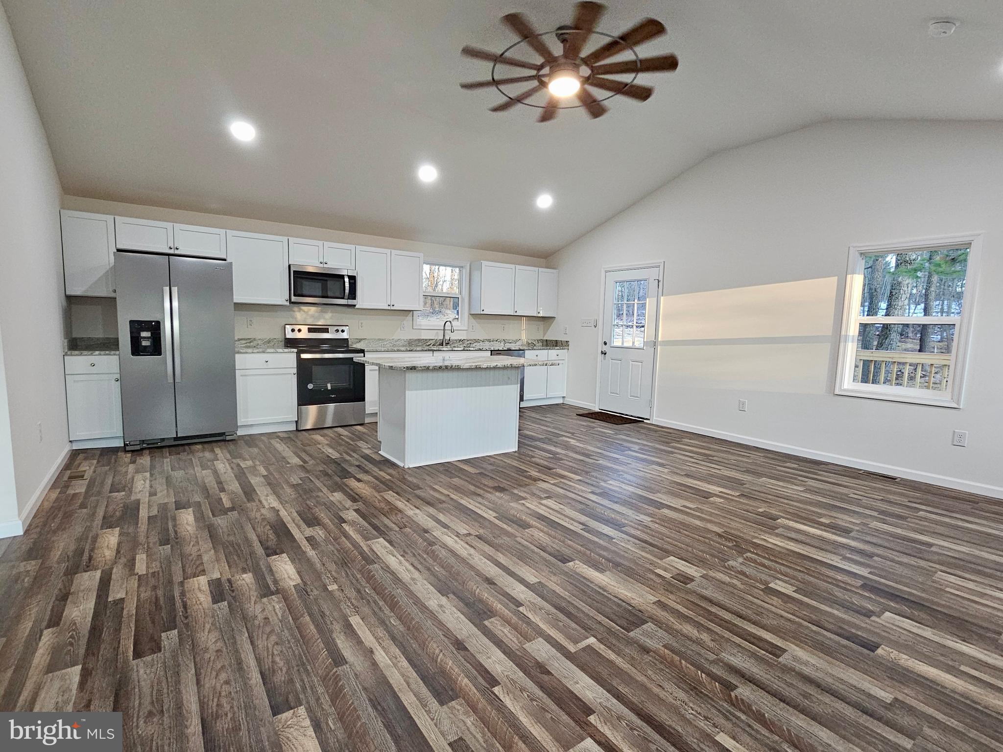 TWIN MOUNTAIN VIEW - Residential