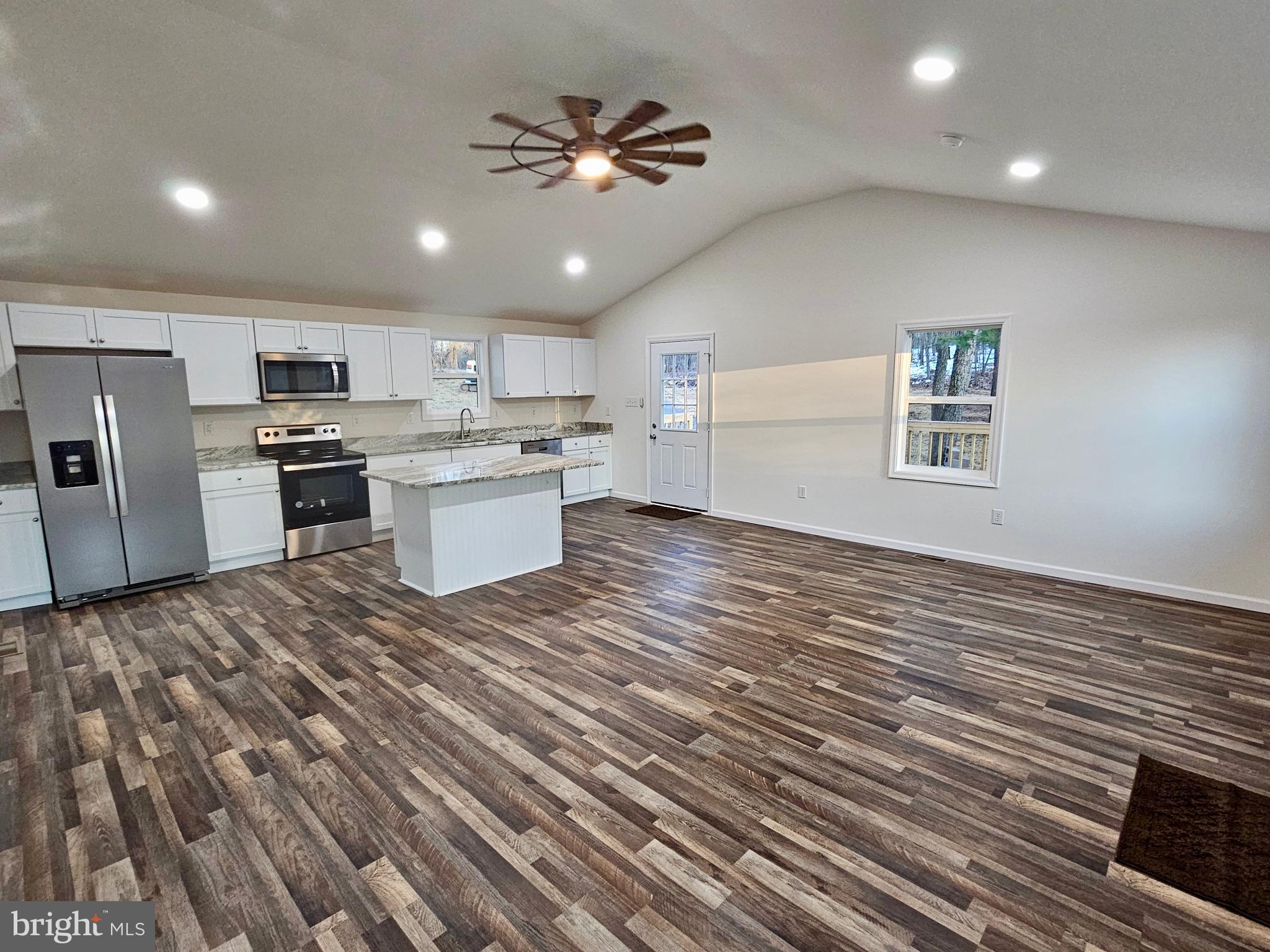 TWIN MOUNTAIN VIEW - Residential