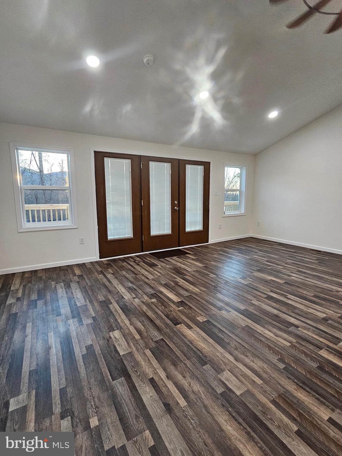 TWIN MOUNTAIN VIEW - Residential