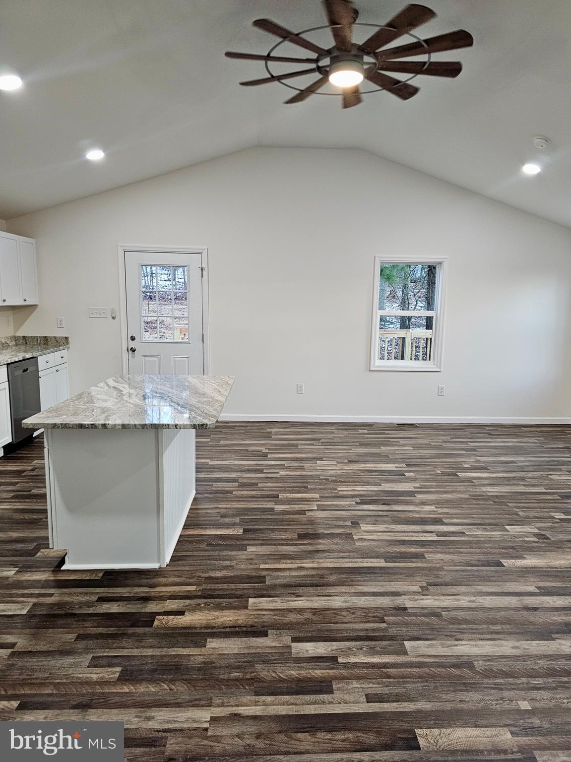 TWIN MOUNTAIN VIEW - Residential