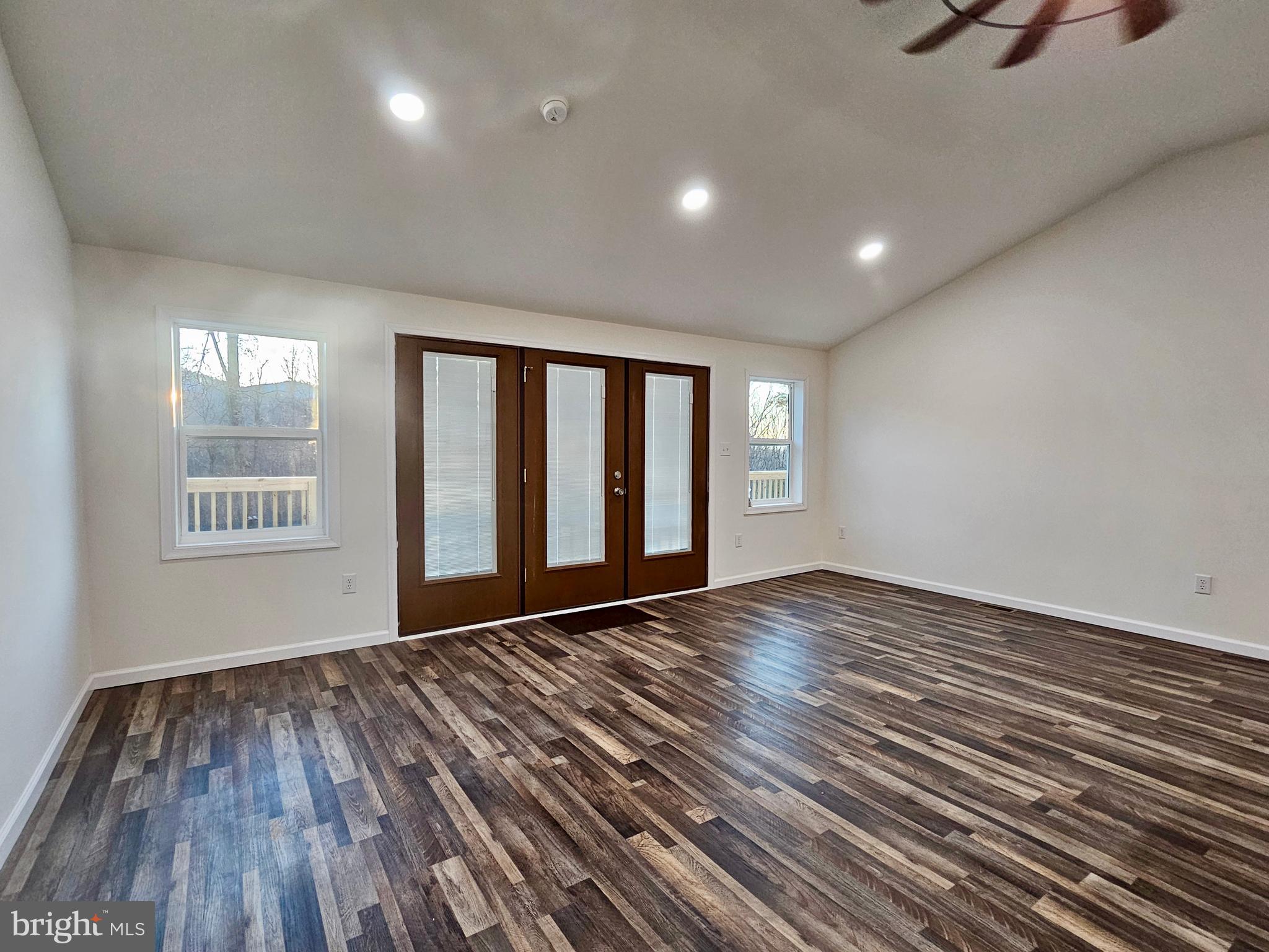 TWIN MOUNTAIN VIEW - Residential