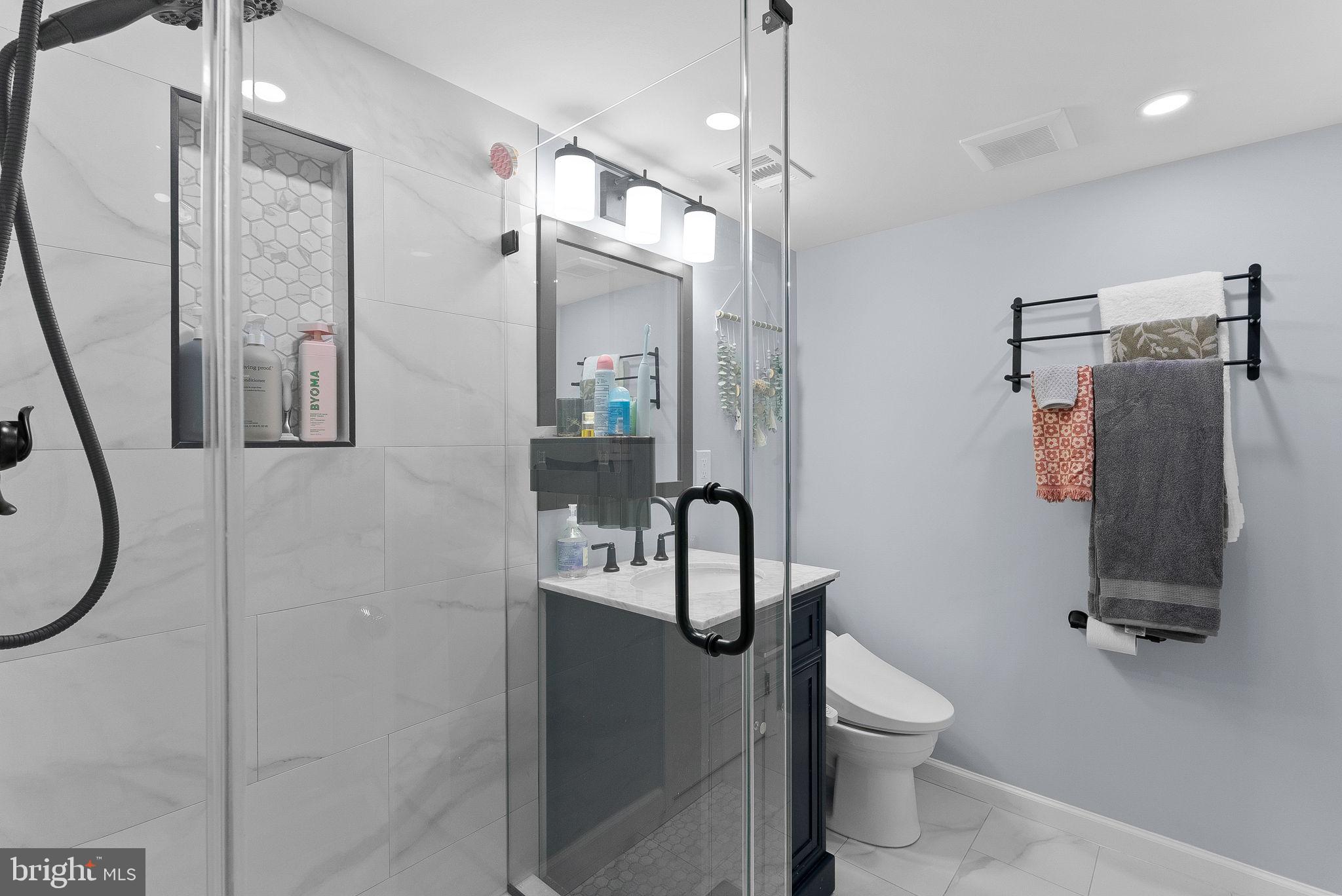 LEE HEIGHTS - Residential