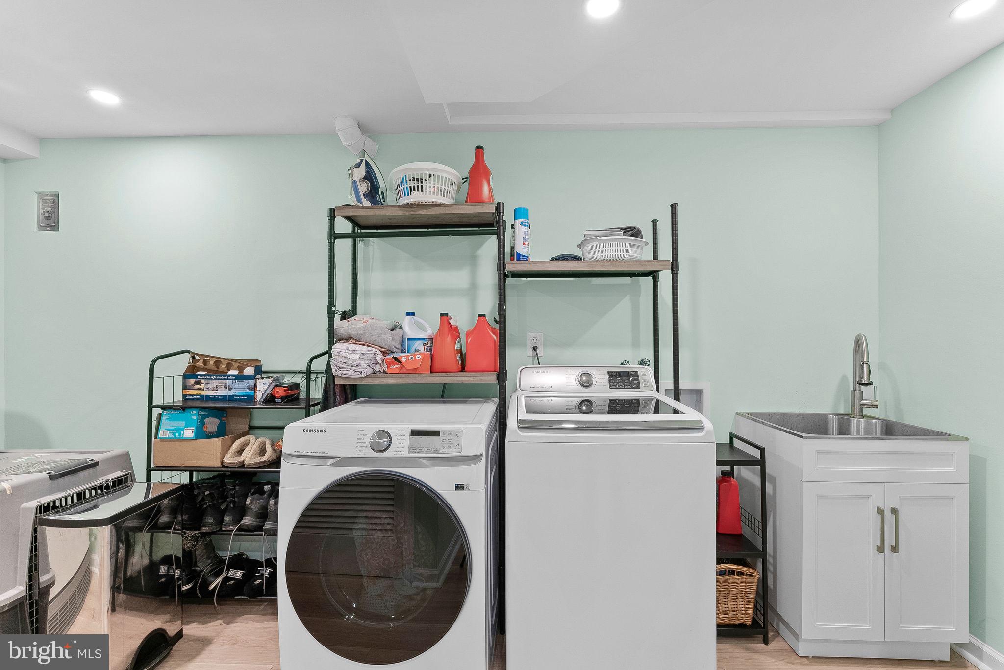 LEE HEIGHTS - Residential