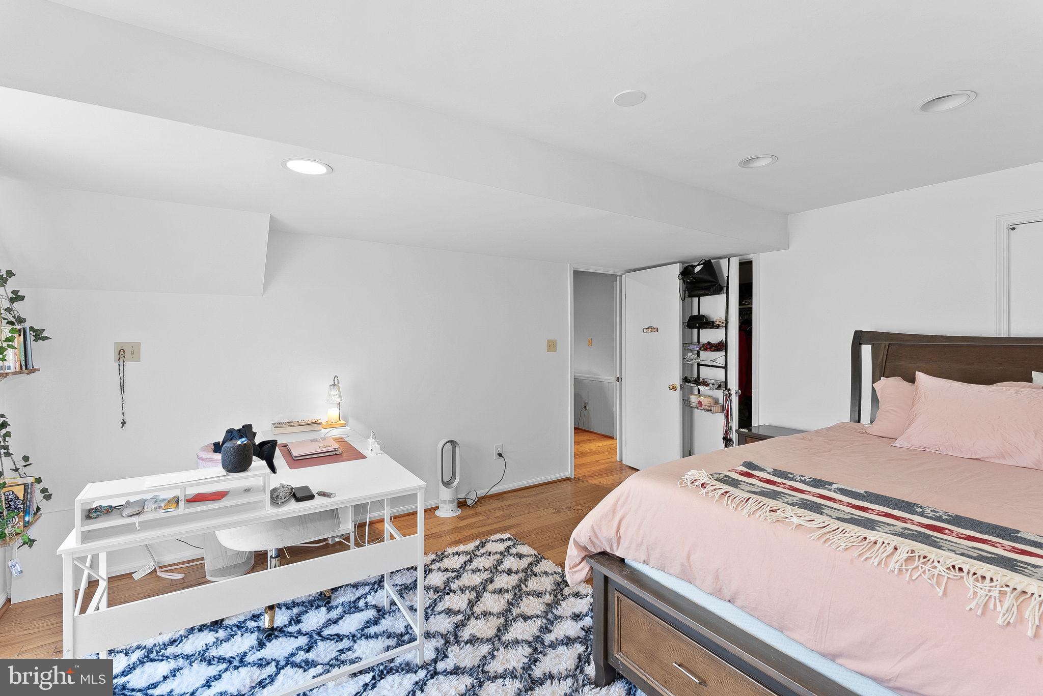 LEE HEIGHTS - Residential