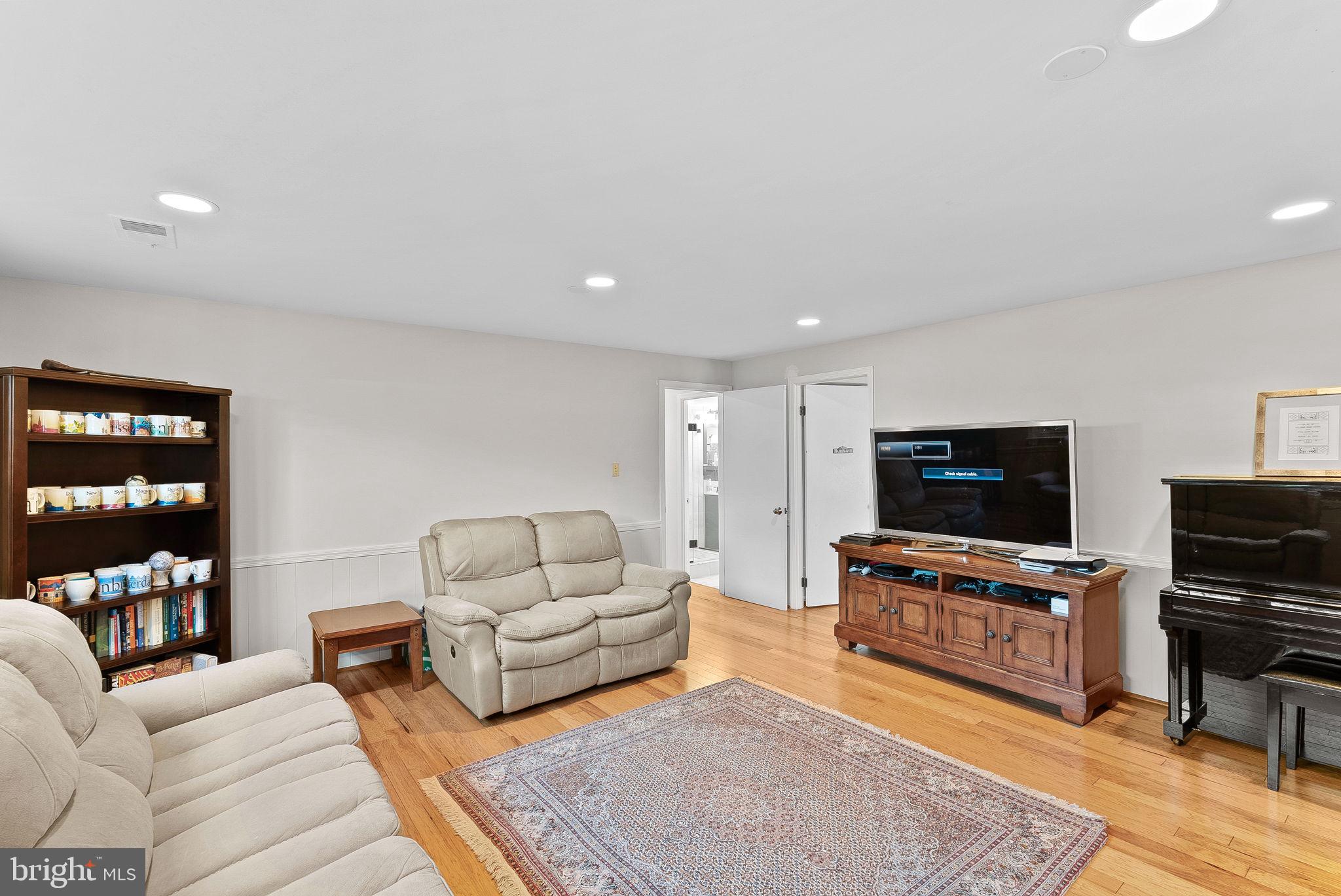 LEE HEIGHTS - Residential