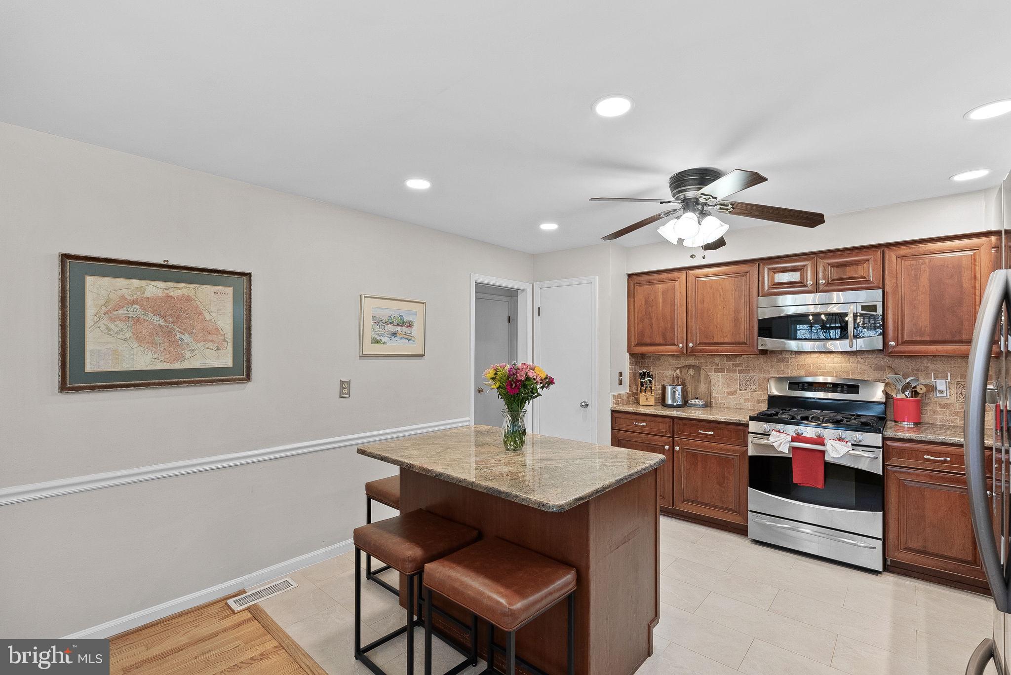 LEE HEIGHTS - Residential