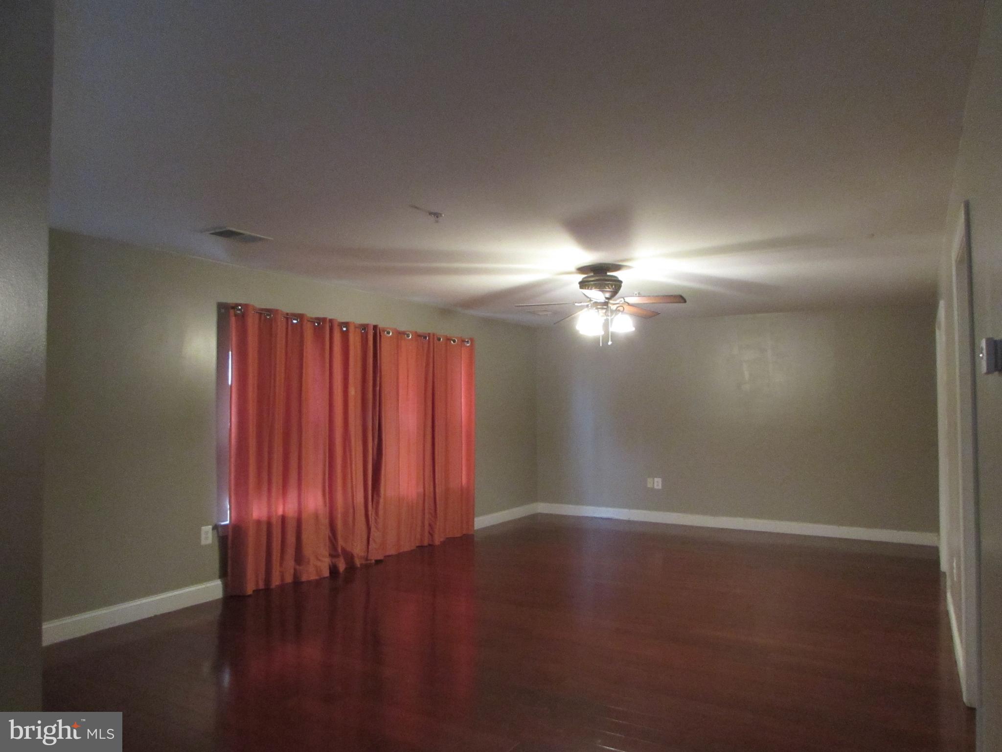 CHELTENHAM KNOLLS - Residential Lease