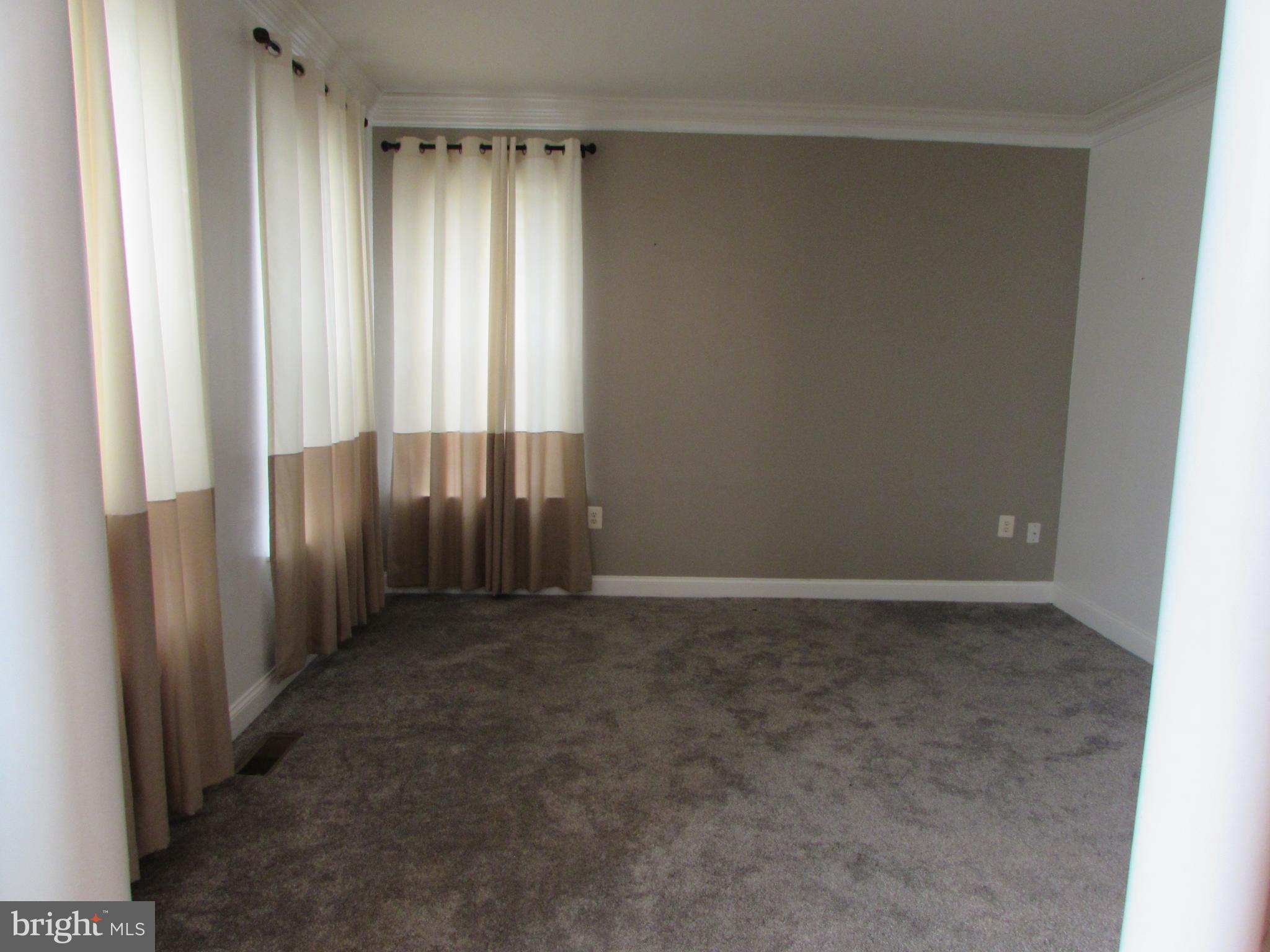 CHELTENHAM KNOLLS - Residential Lease