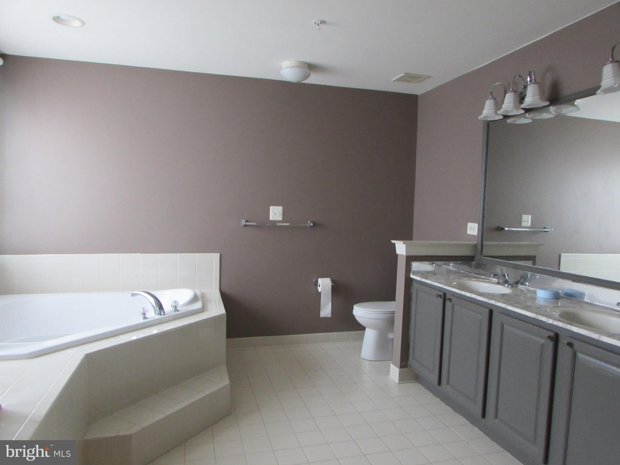 CHELTENHAM KNOLLS - Residential Lease