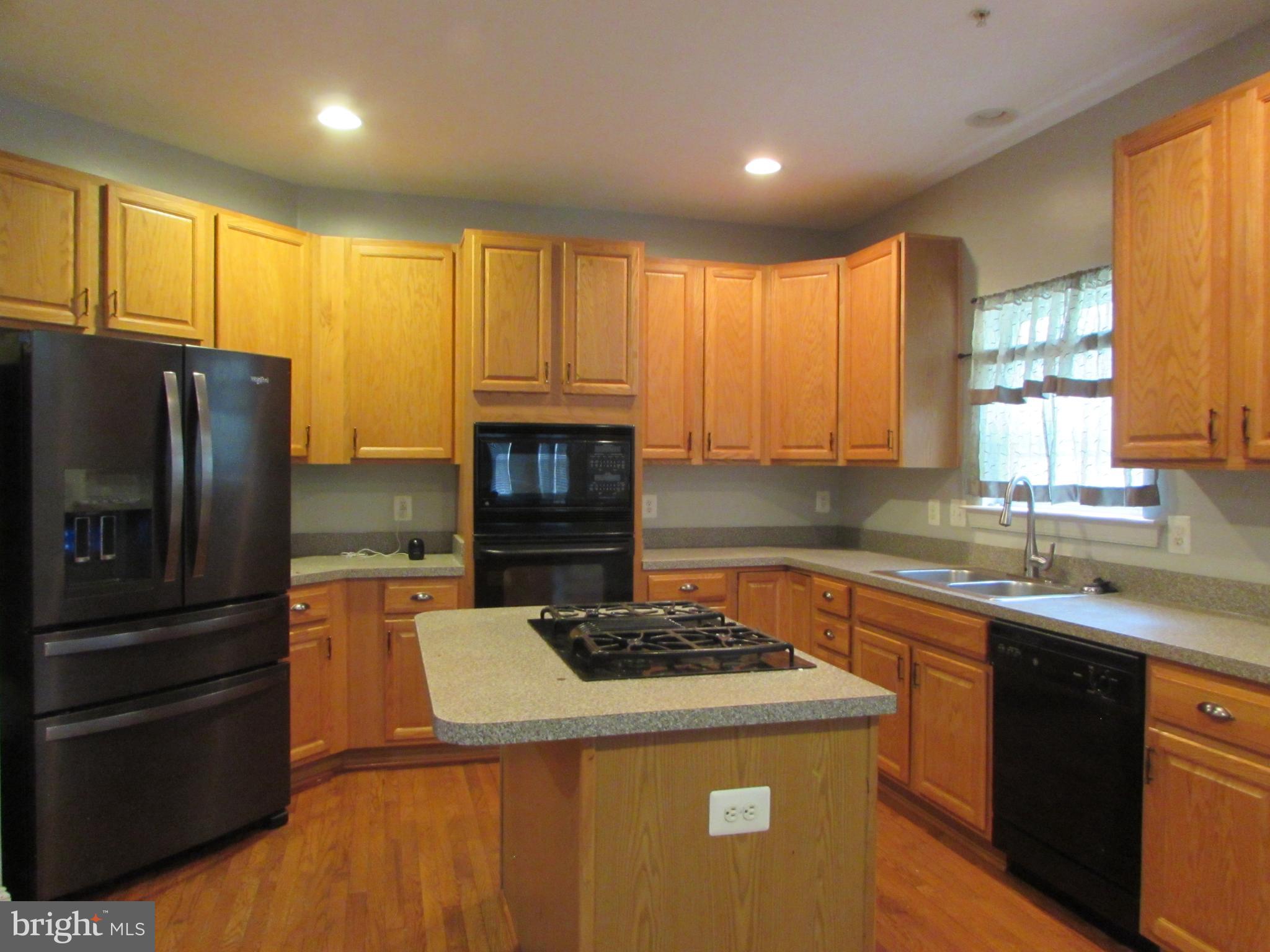 CHELTENHAM KNOLLS - Residential Lease