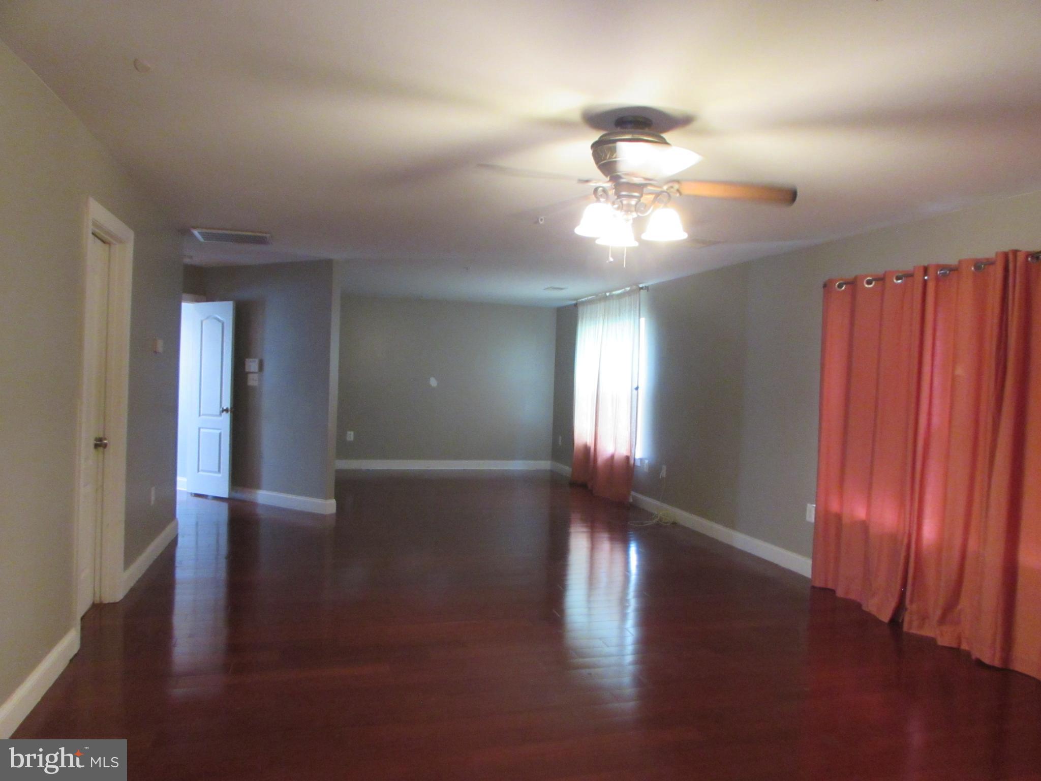 CHELTENHAM KNOLLS - Residential Lease