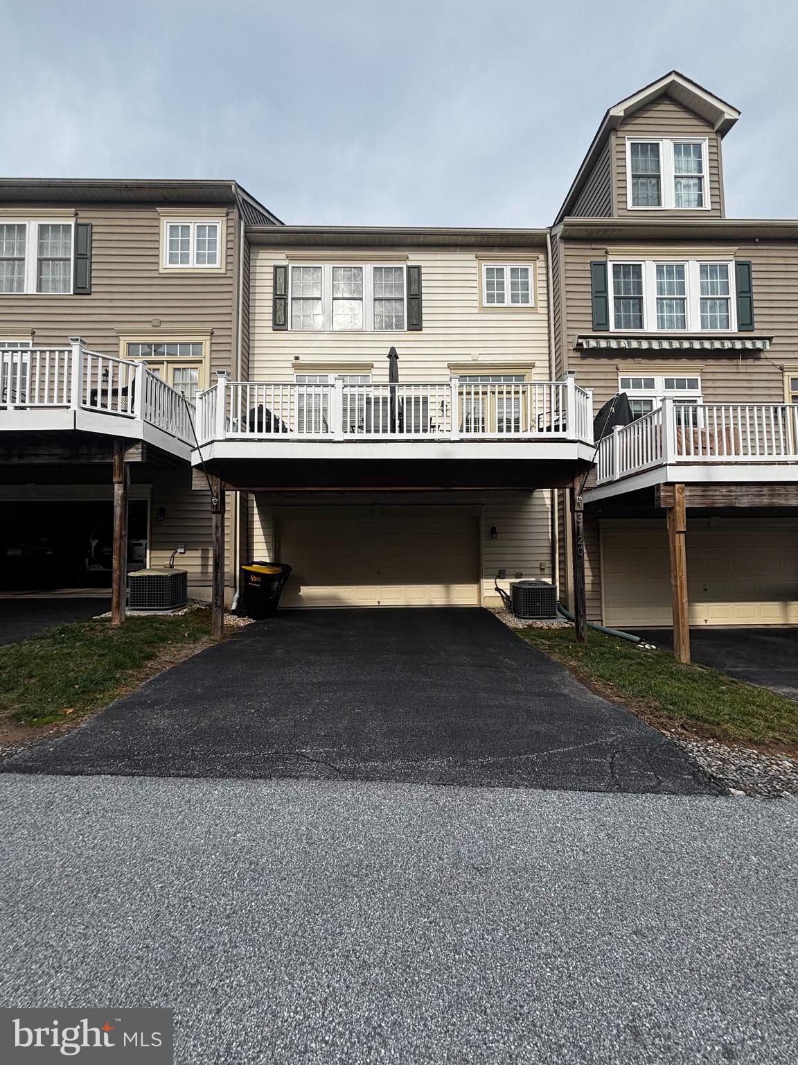 NORTHRIDGE VILLAGE - Residential Lease