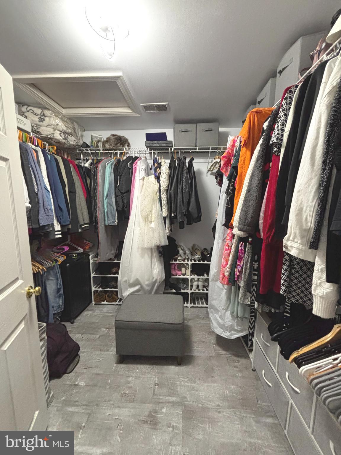 NORTHRIDGE VILLAGE - Residential Lease