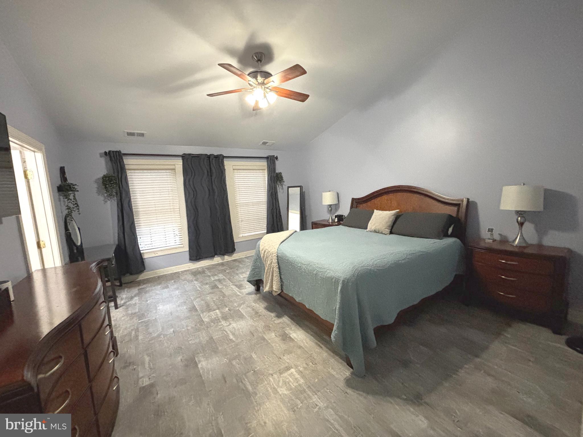 NORTHRIDGE VILLAGE - Residential Lease