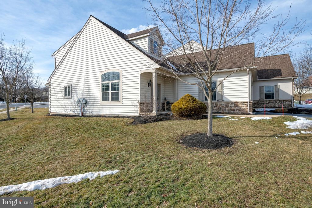 Photo of 2 Pfautz Circle, ELIZABETHTOWN, PA 17022 (MLS # PALA2064134)