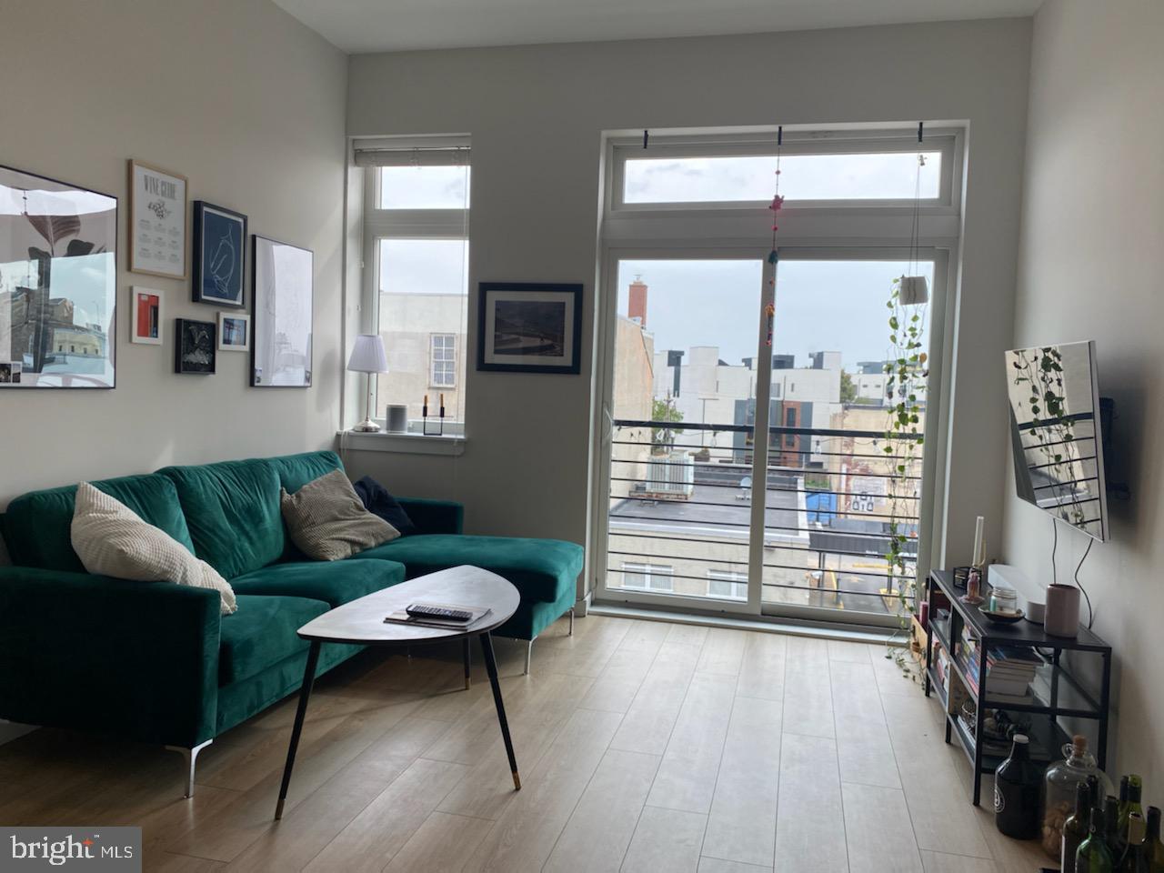 Spacious corner 2 bed, 1 bath in Northern Liberties and just steps from Fishtown! Price reflects 1 month free on 12 month lease, base rent is $1900. Only 1st month's rent and HALF month's security deposit due at lease signing. Take the elevator up to this third floor apartment which features tons of natural sunlight, two spacious bedrooms. washer dryer in unit, stainless steel appliances, lots of storage, hardwood floors, juliet balcony and an open floorplan! Bike storage and pet friendly for $25/month and a one time $250 deposit! Tenant pays electric and water. Come and check it out before it's gone!