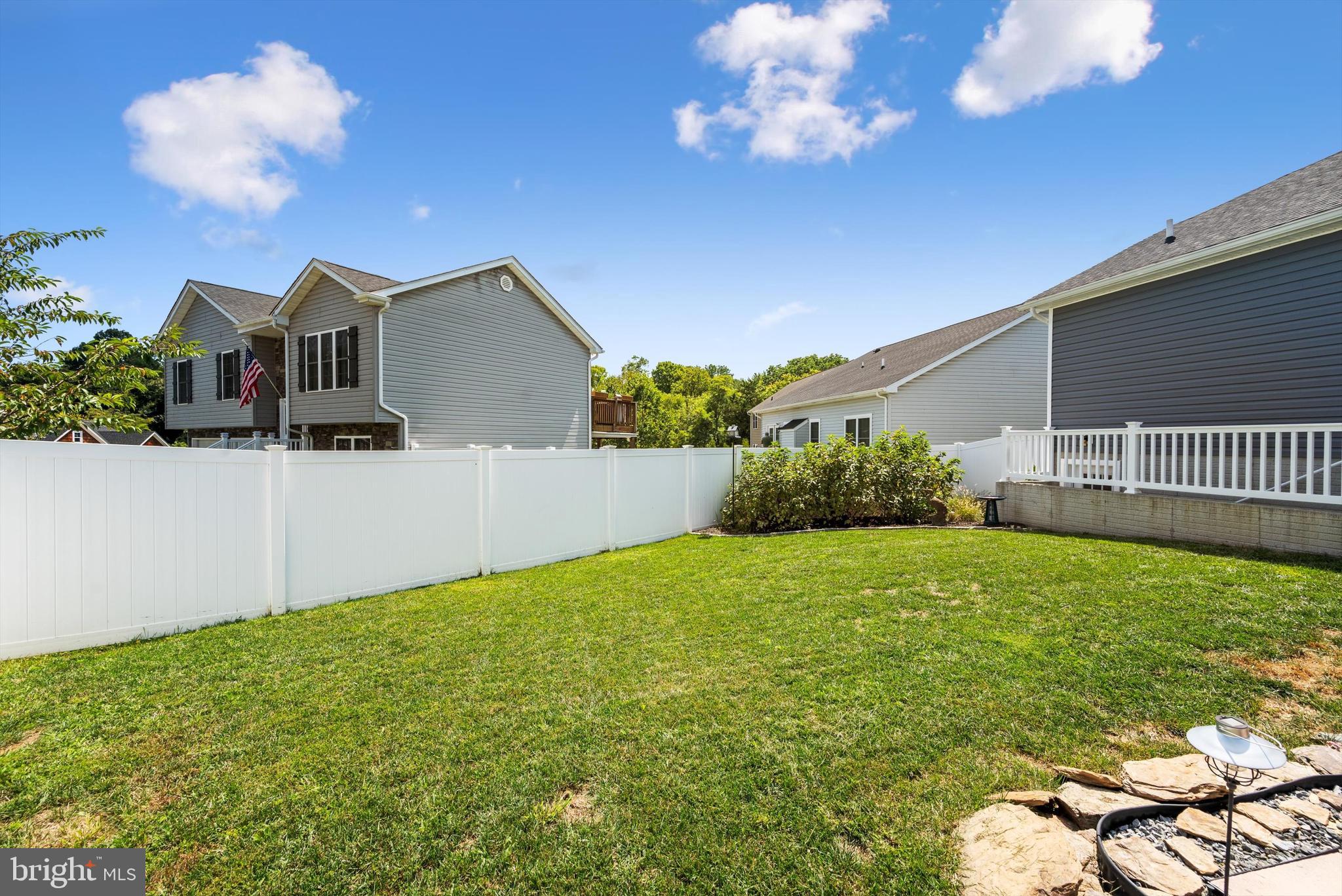 ASHLAND VILLAGE - Residential